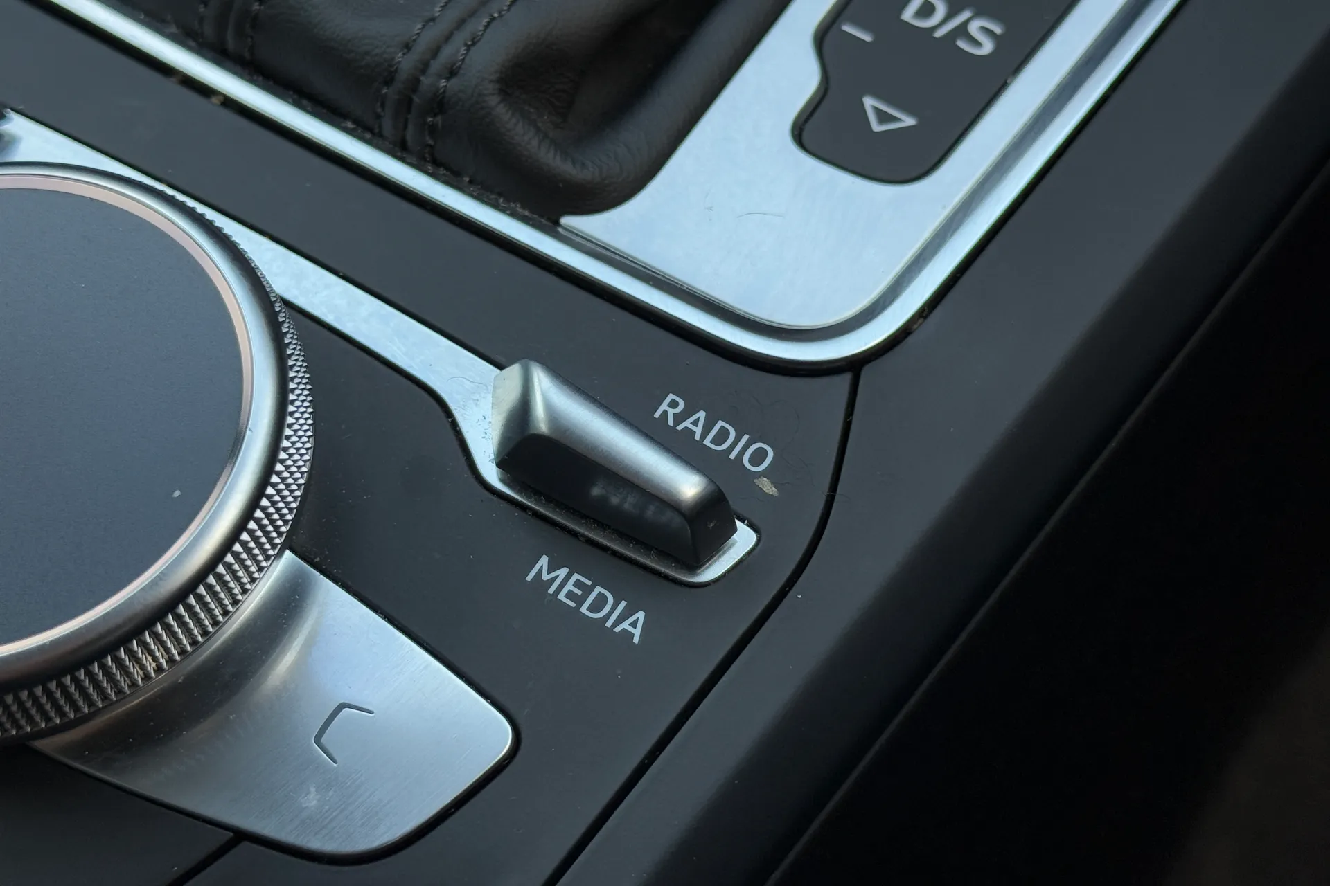 Audi Q2 thumbnail image number 22