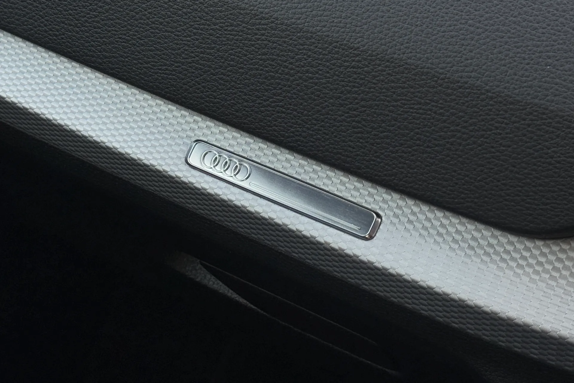Audi Q2 thumbnail image number 19