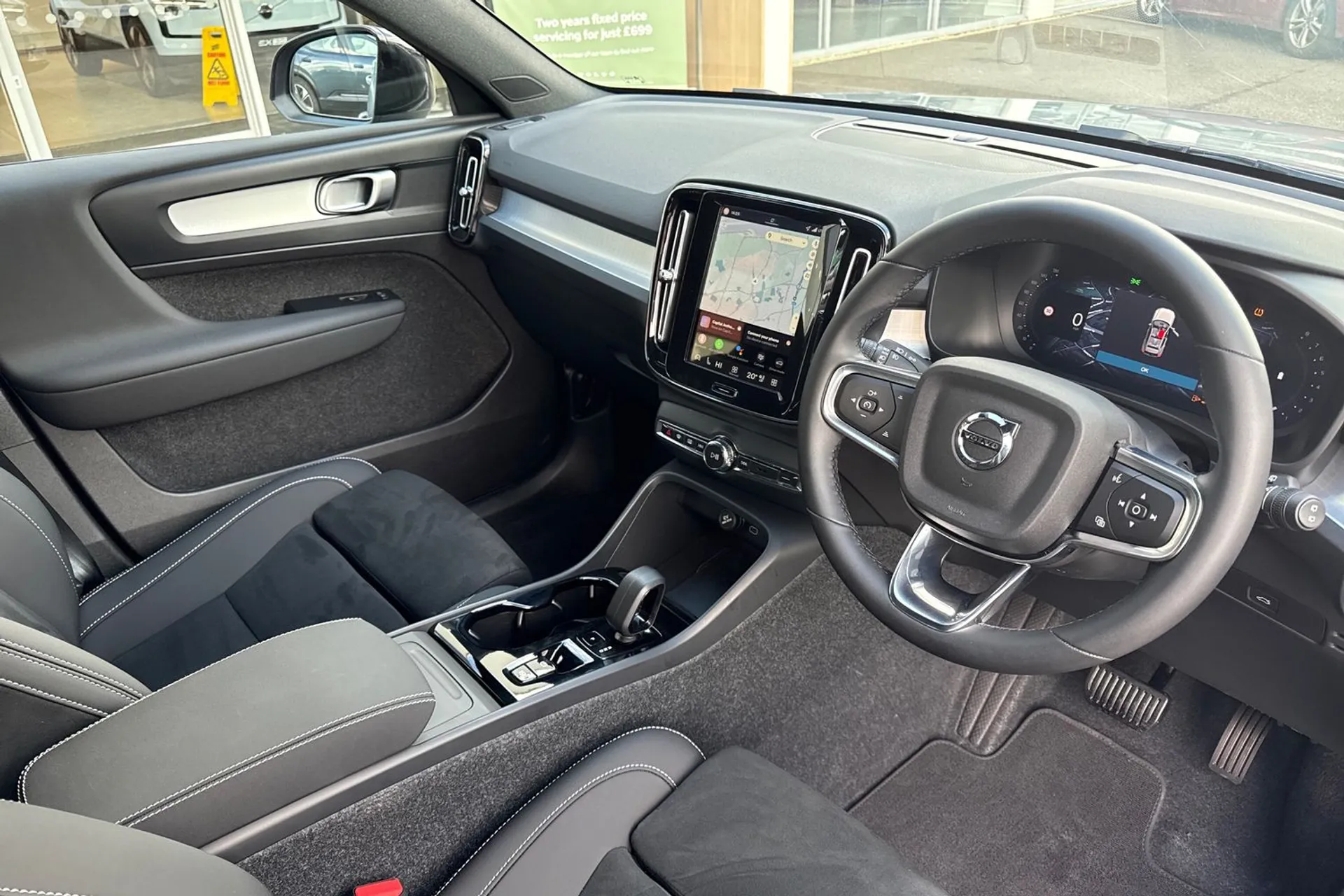 Volvo XC40 thumbnail image number 6