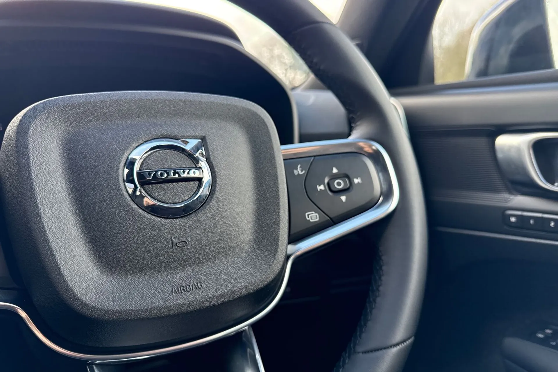 Volvo XC40 thumbnail image number 37