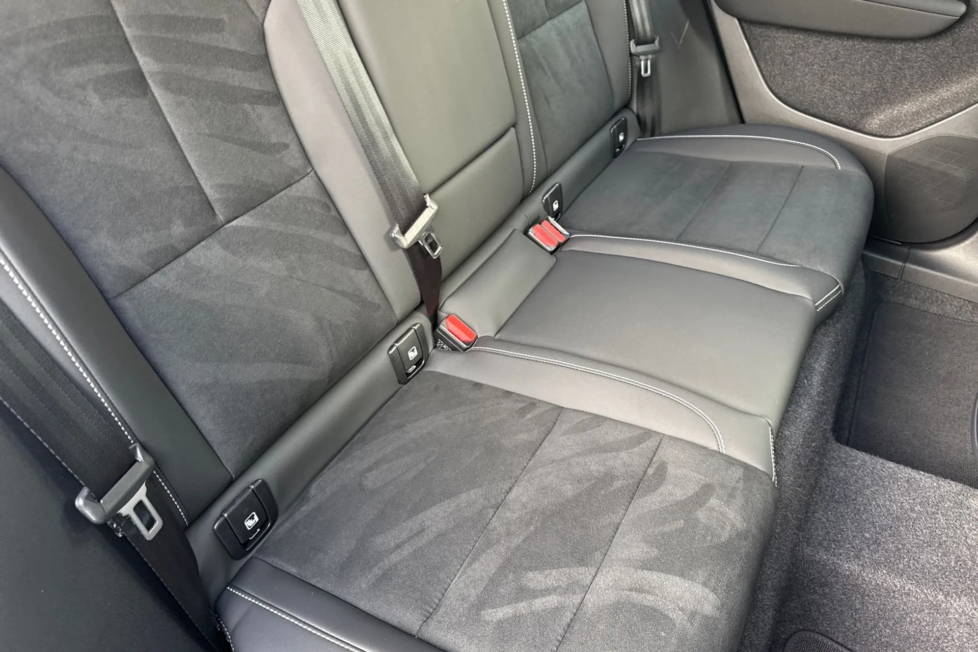 Volvo XC40 thumbnail image number 25