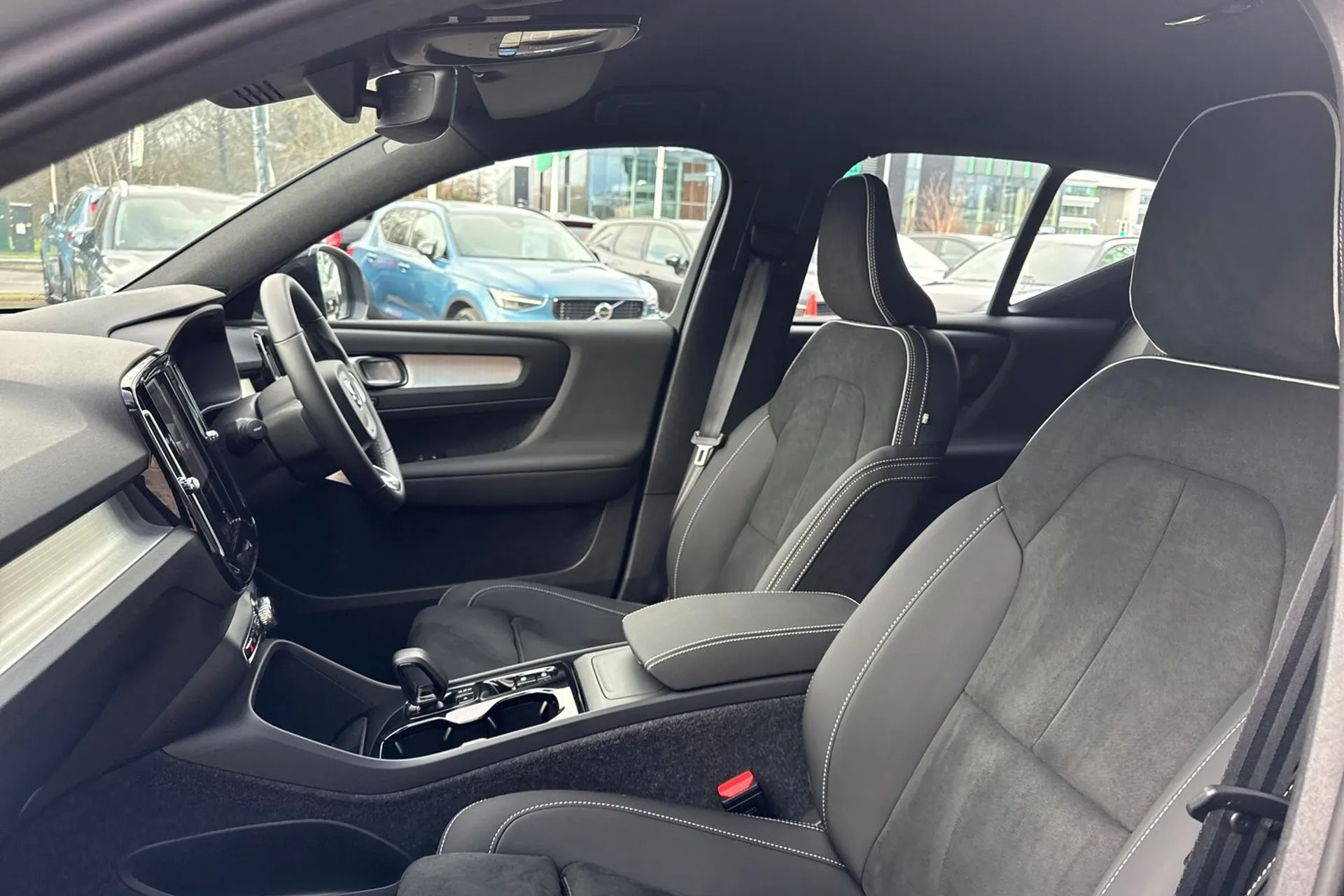 Volvo XC40 thumbnail image number 28