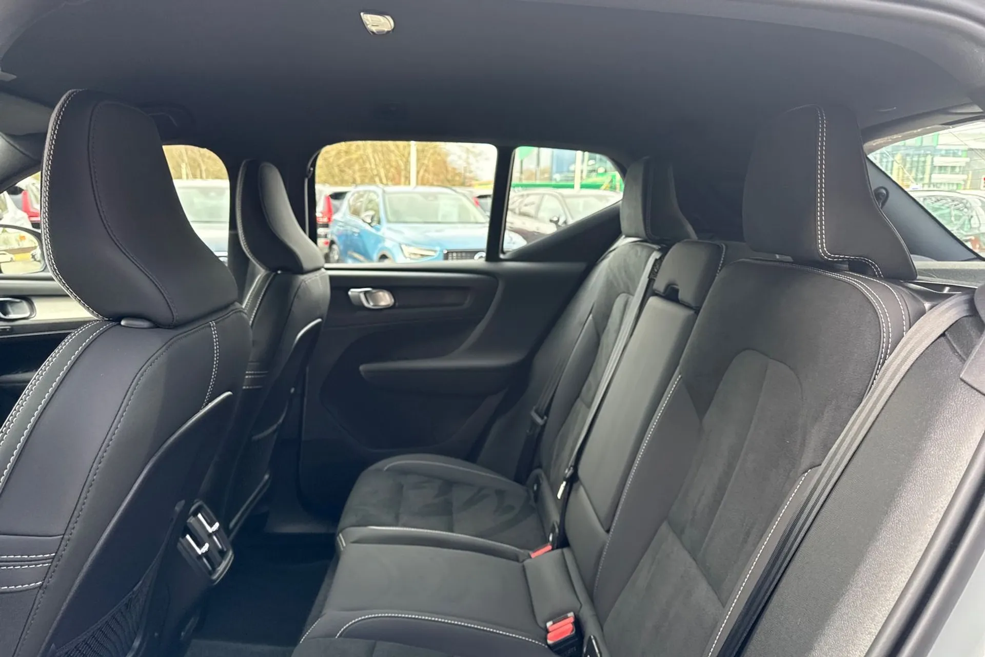 Volvo XC40 thumbnail image number 31