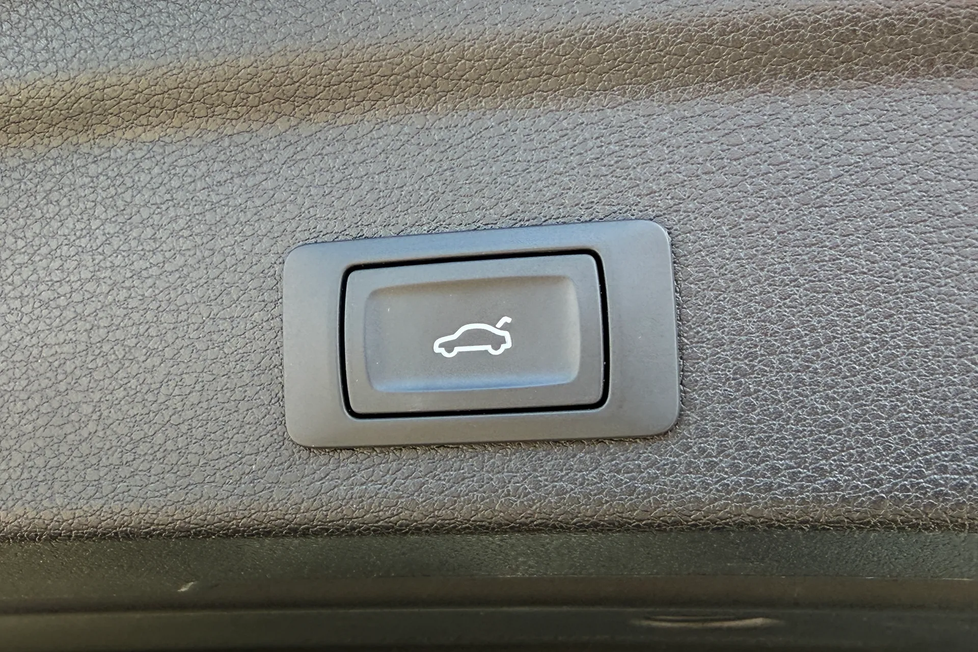 Audi Q3 thumbnail image number 36