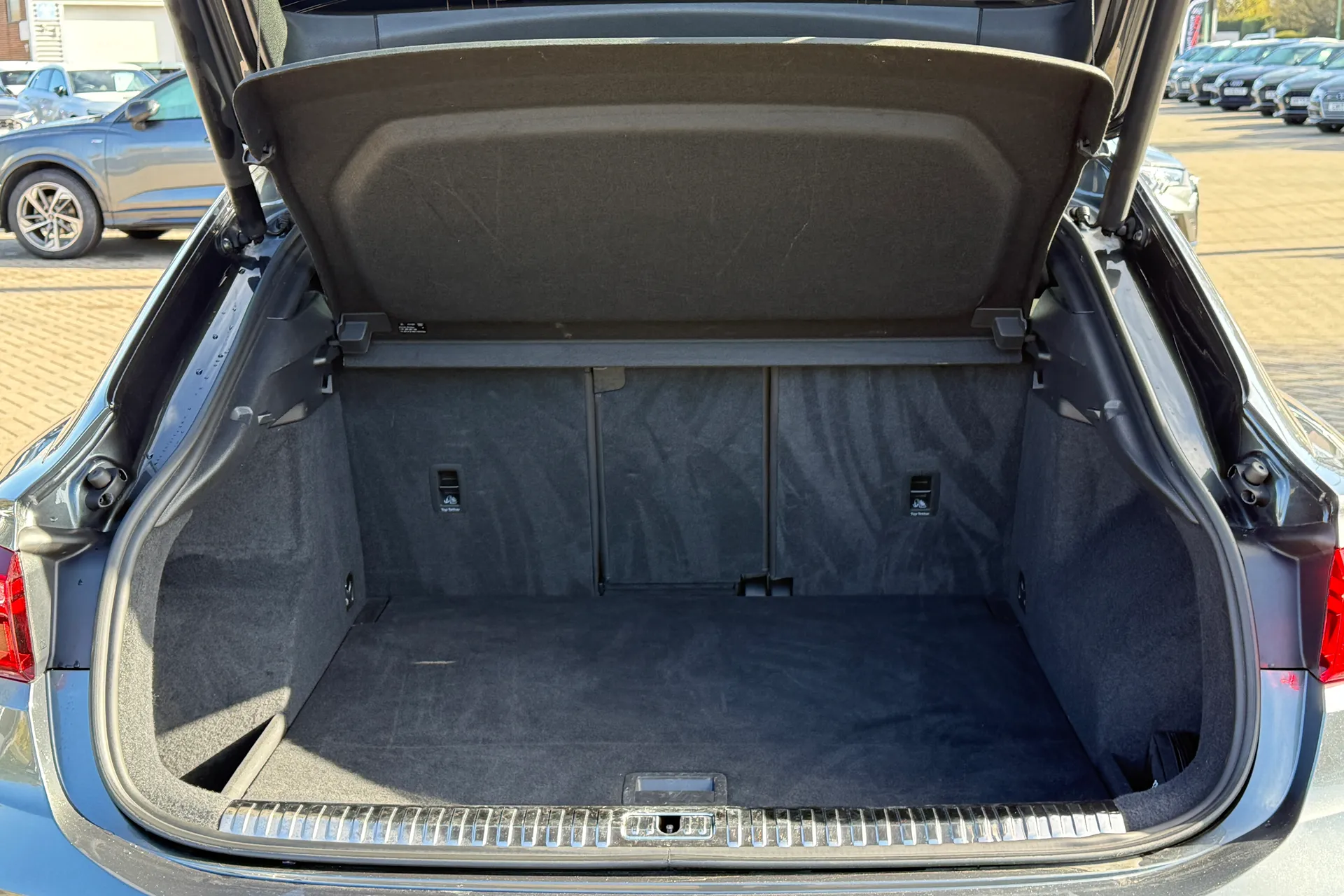 Audi Q3 thumbnail image number 34