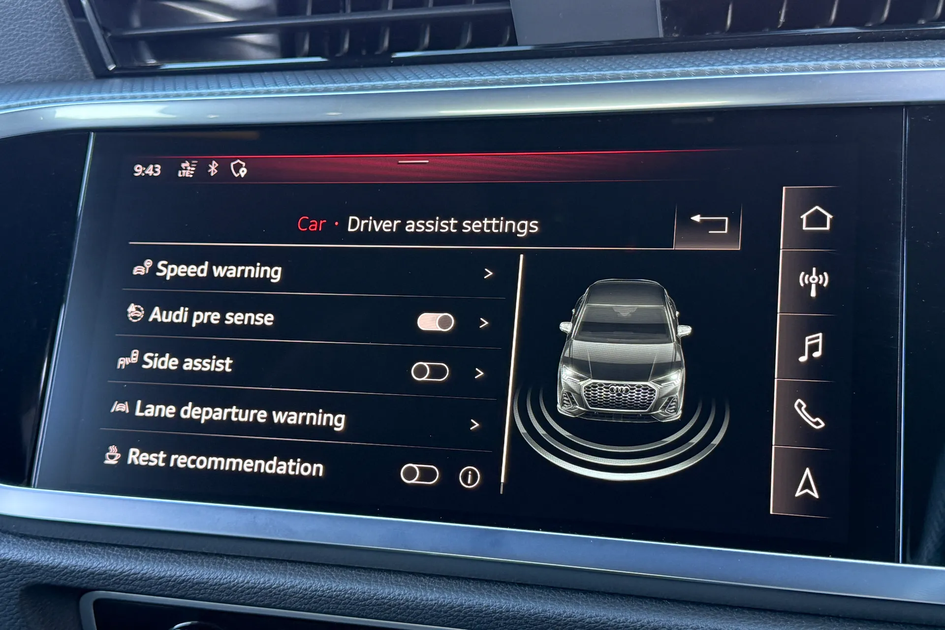 Audi Q3 thumbnail image number 9