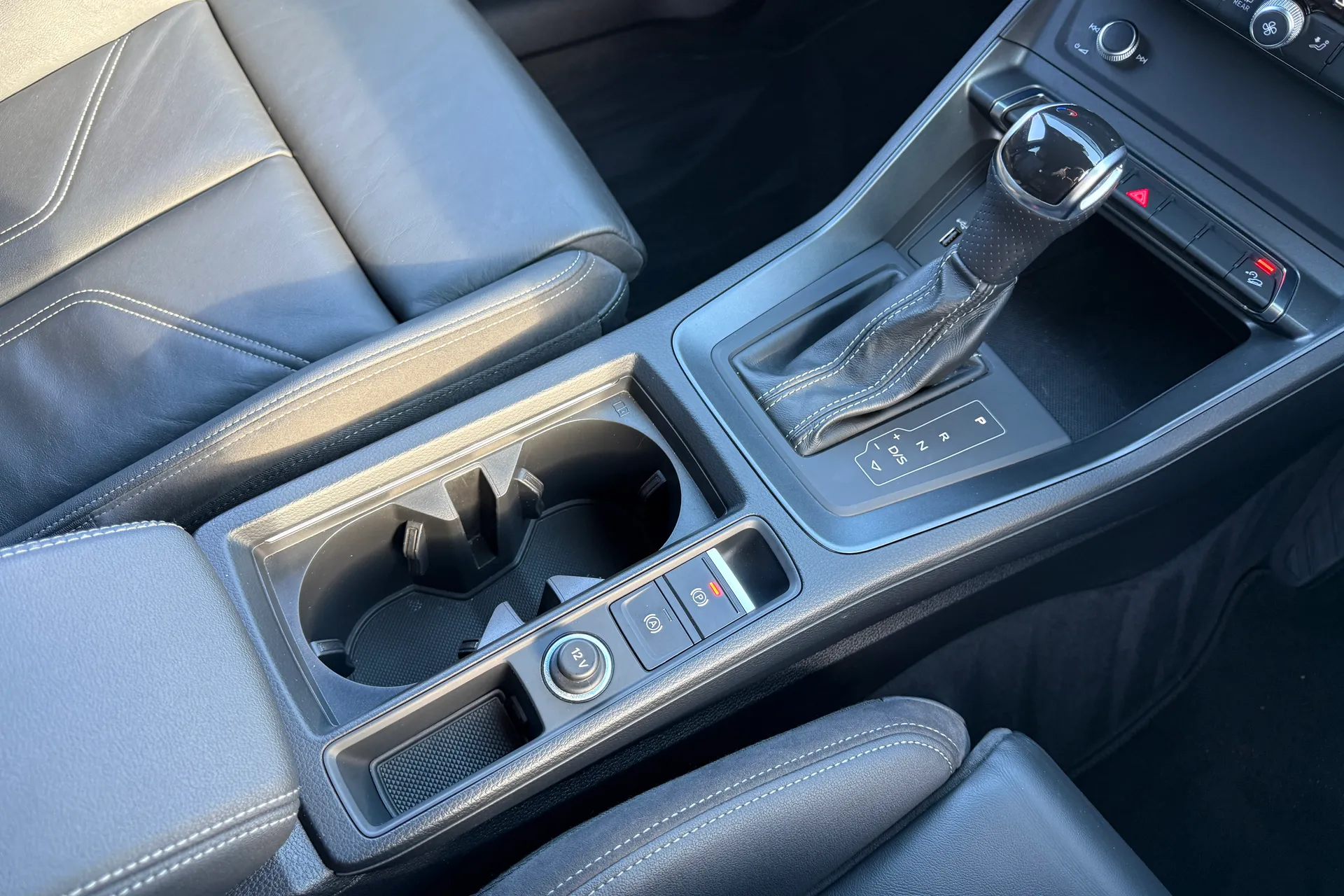 Audi Q3 thumbnail image number 39