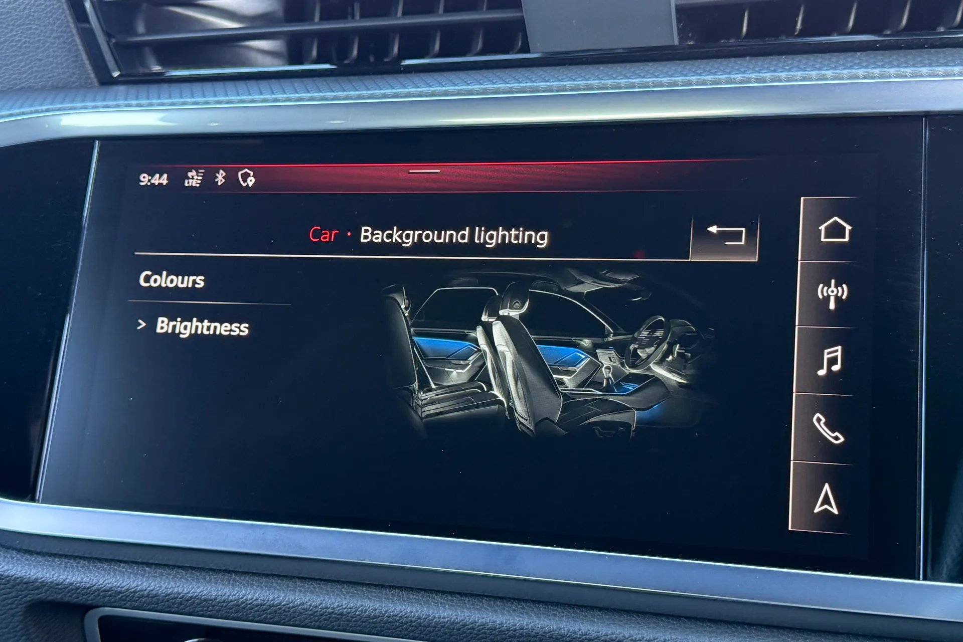 Audi Q3 thumbnail image number 10