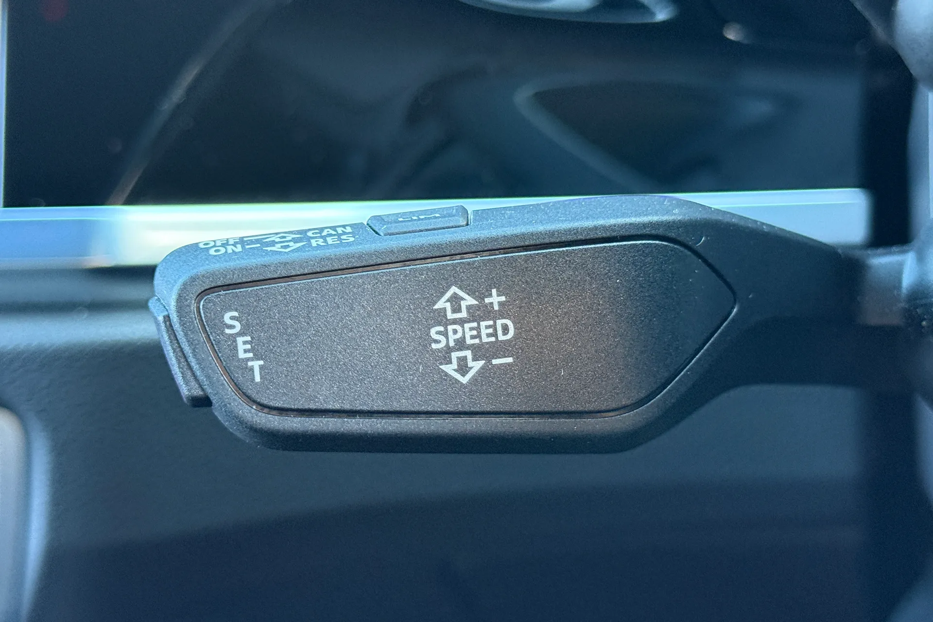 Audi Q3 thumbnail image number 16