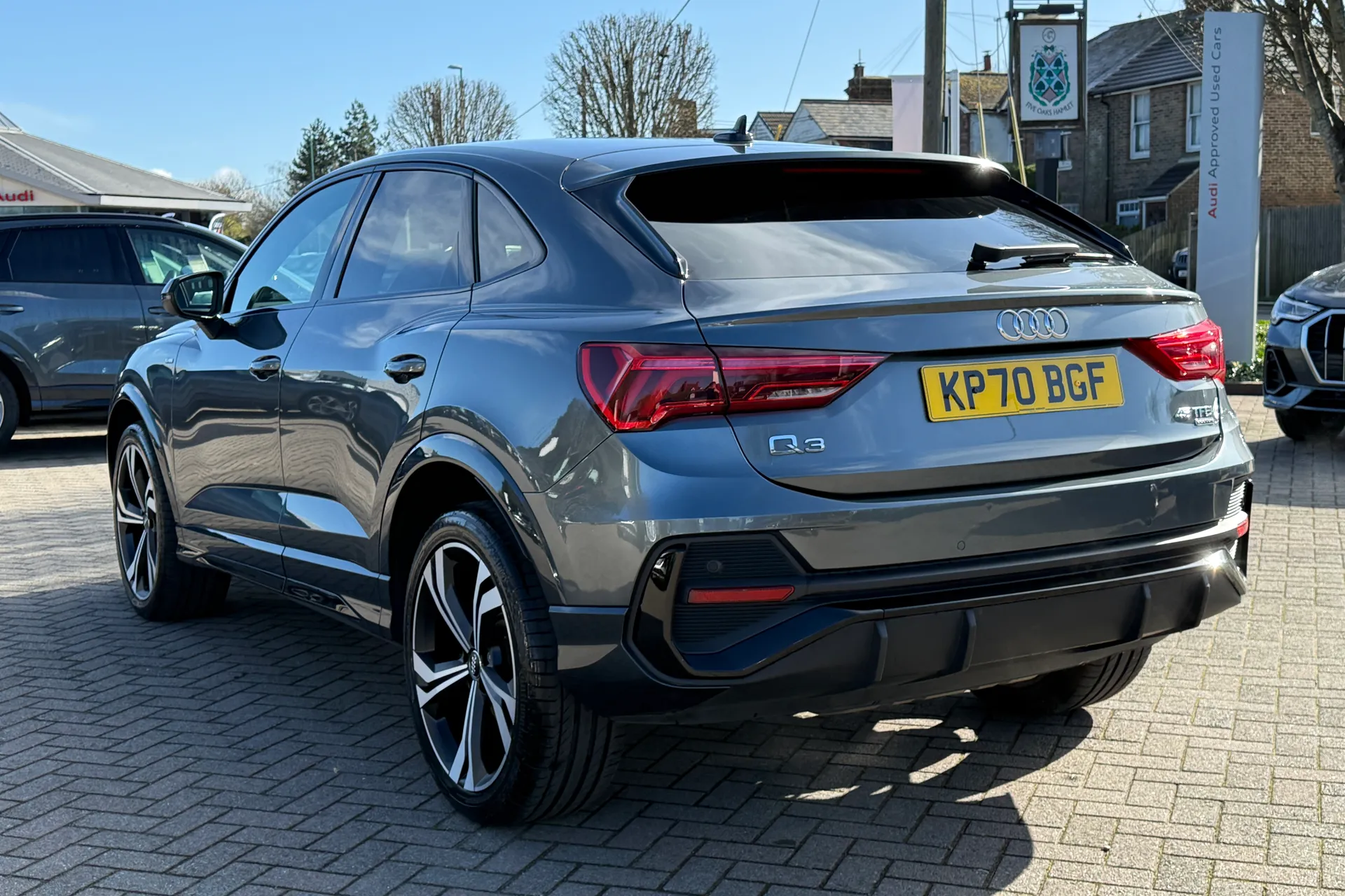 Audi Q3 thumbnail image number 33