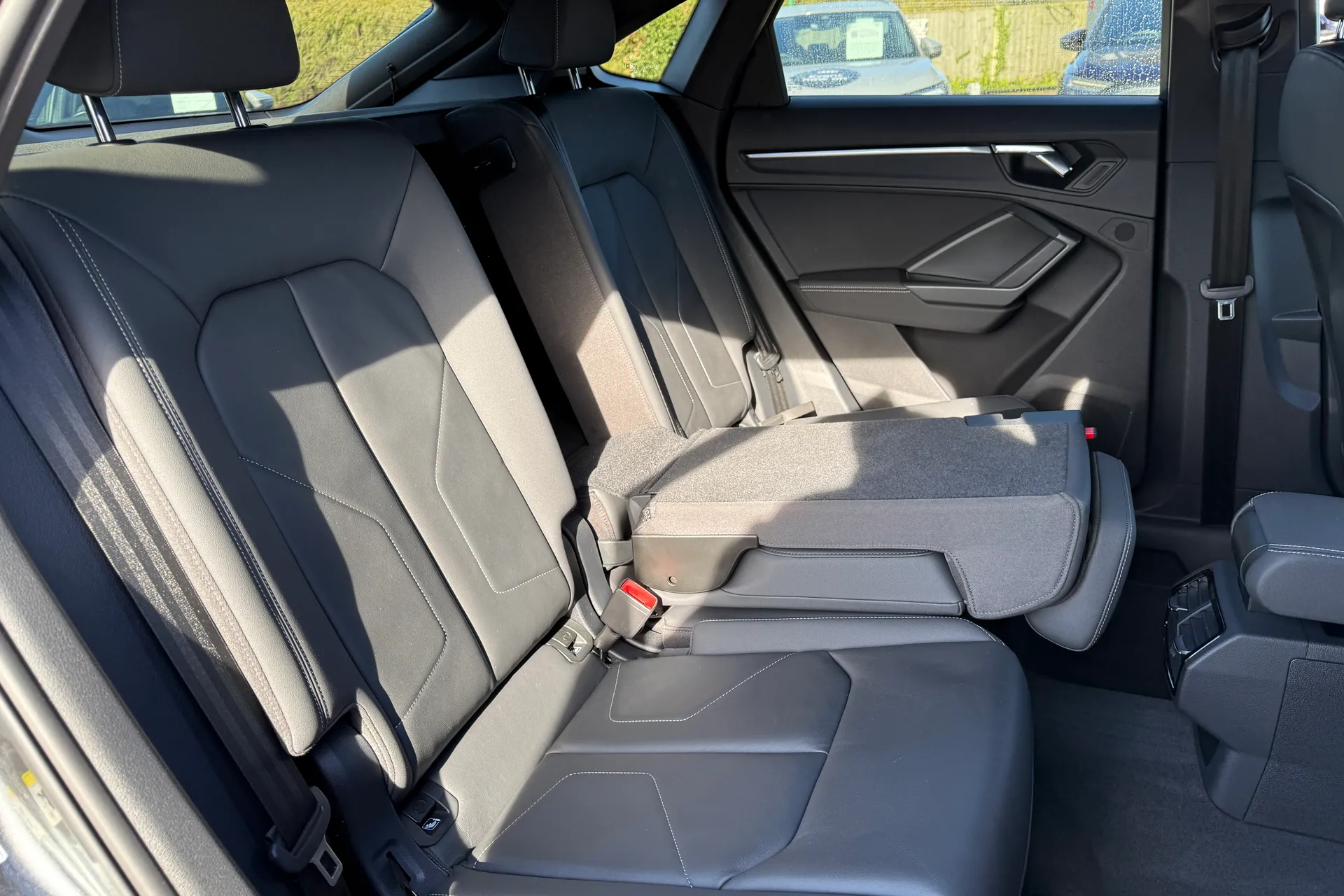 Audi Q3 thumbnail image number 46