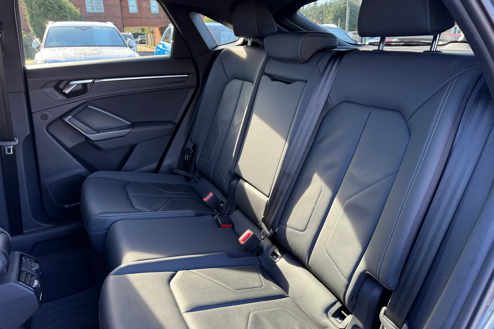 Audi Q3 thumbnail image number 42