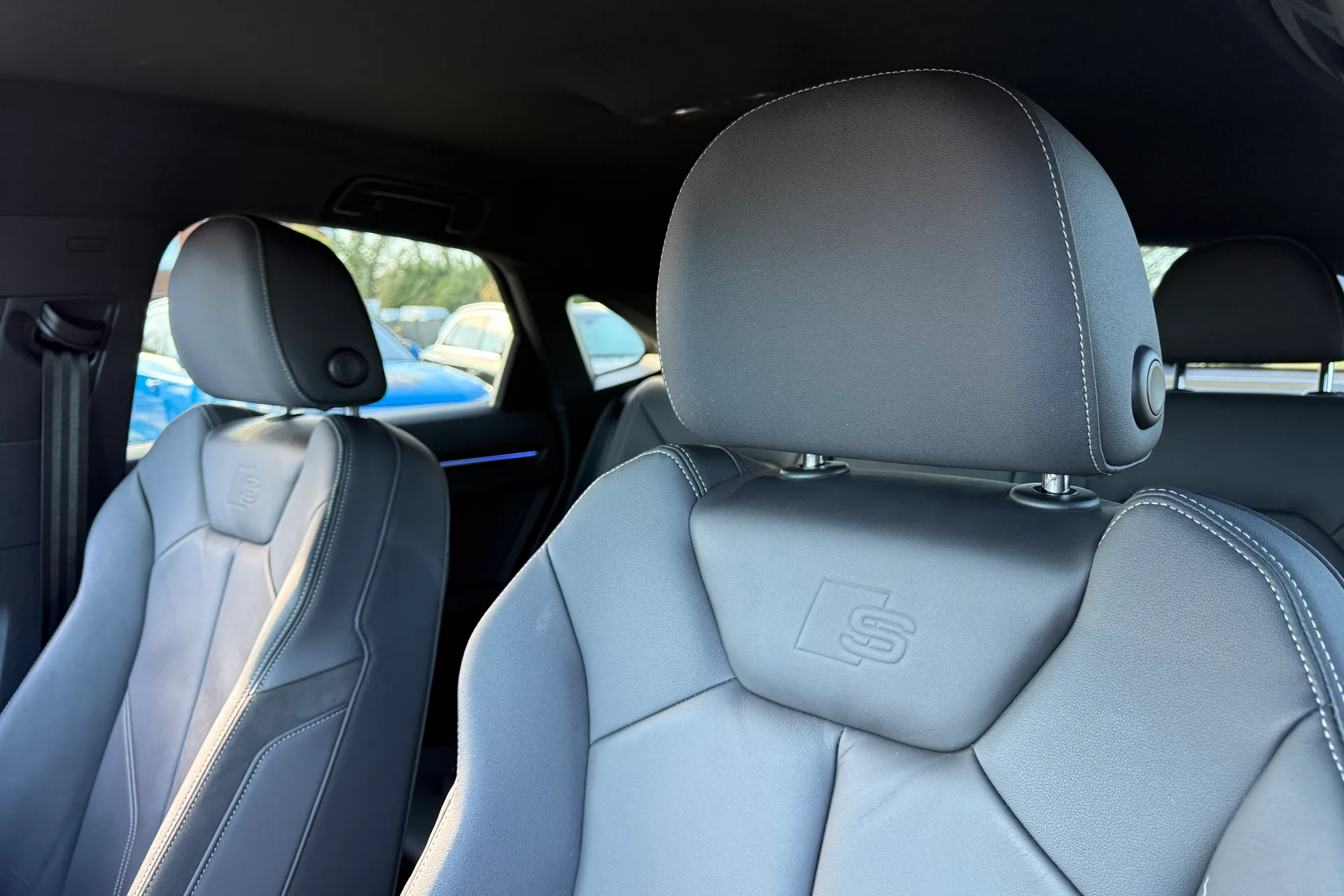 Audi Q3 thumbnail image number 30