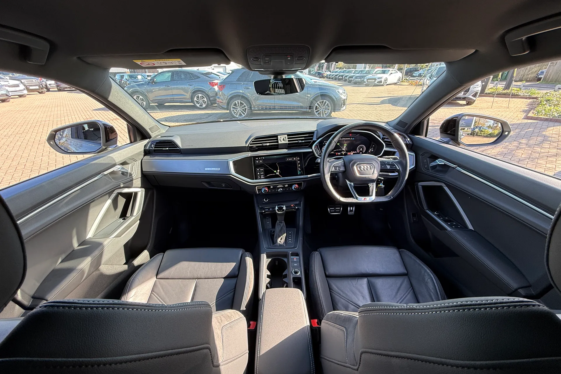 Audi Q3 thumbnail image number 3