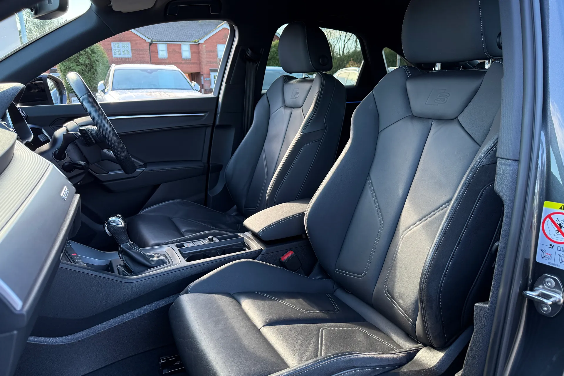 Audi Q3 thumbnail image number 29