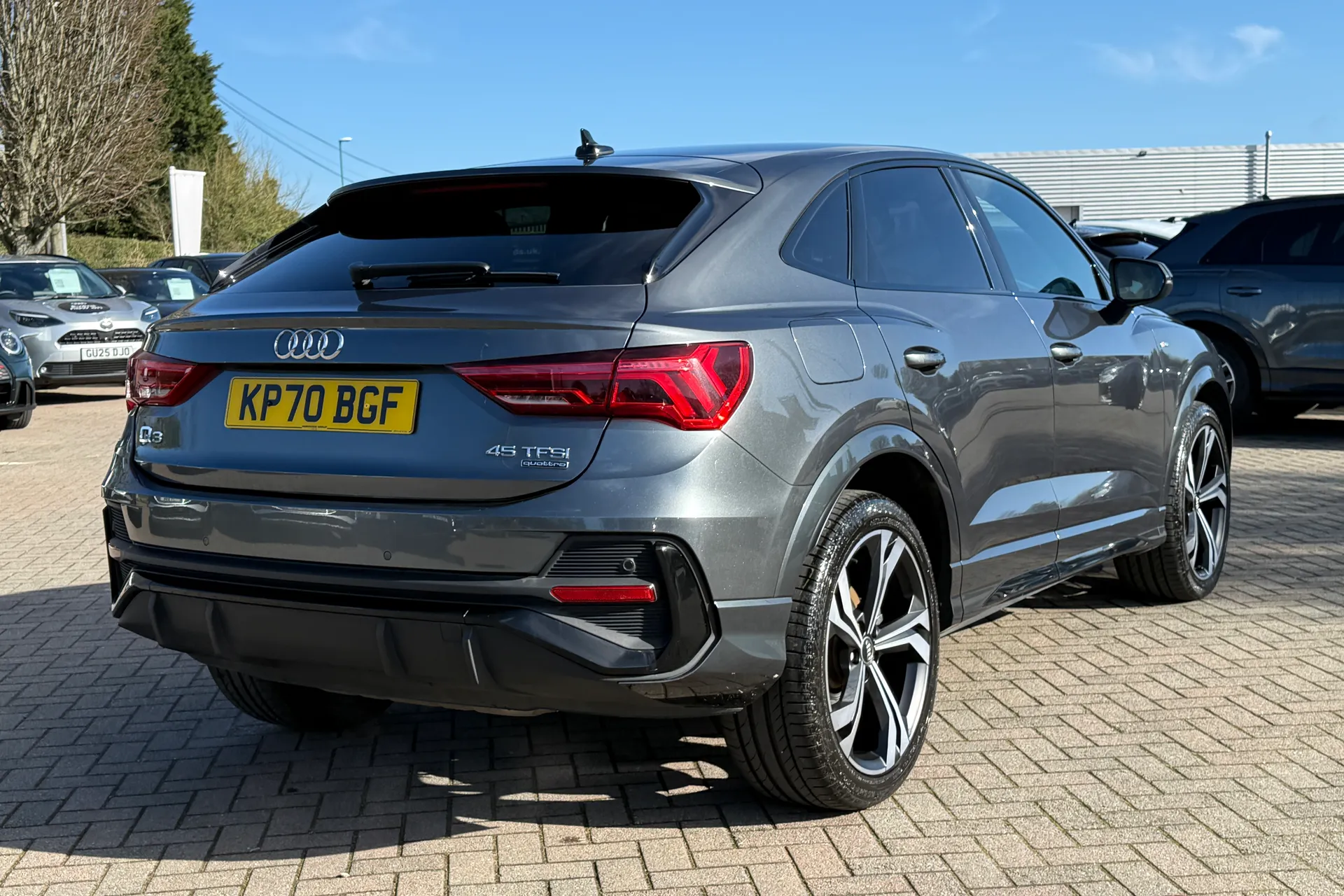 Audi Q3 thumbnail image number 31