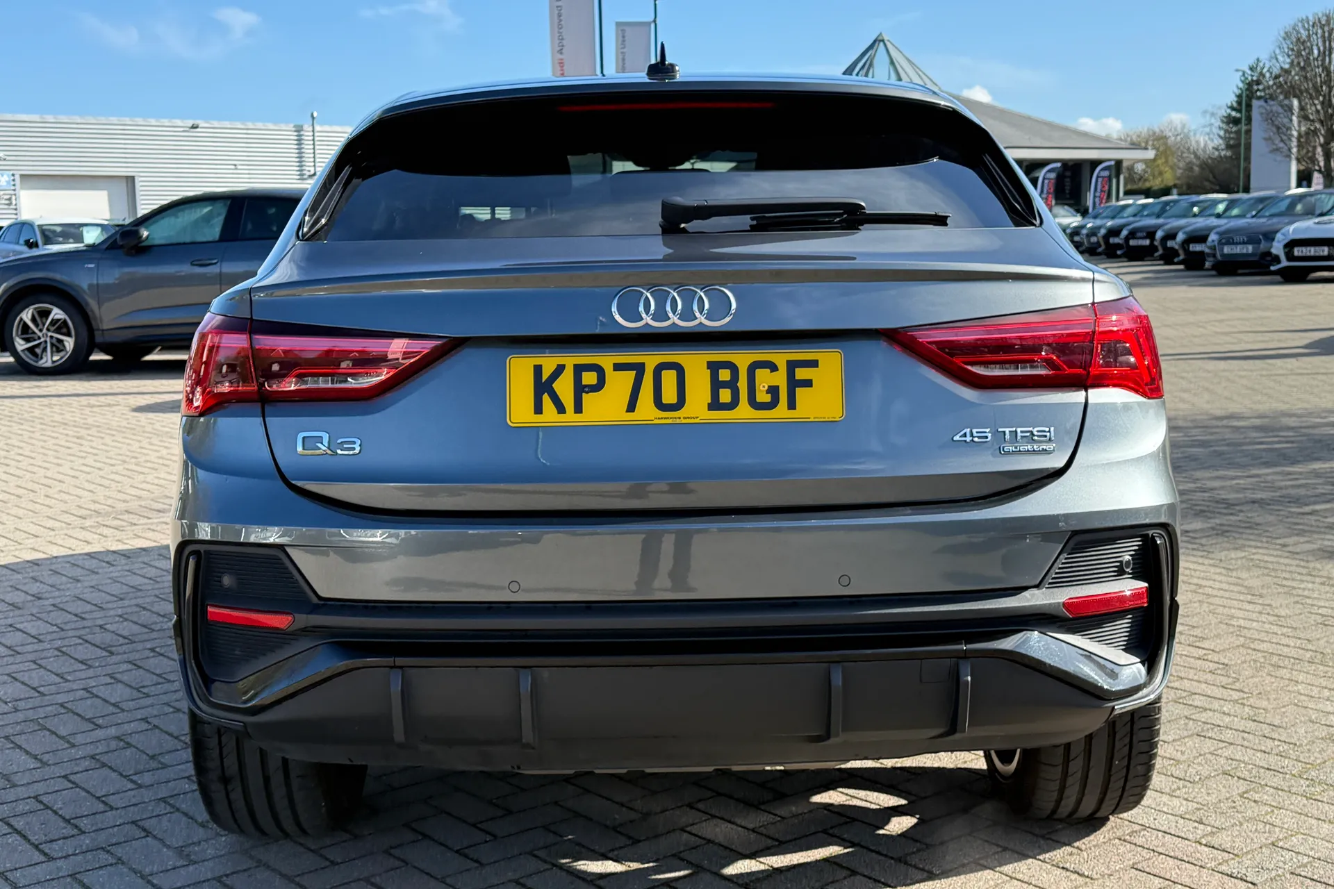 Audi Q3 thumbnail image number 32