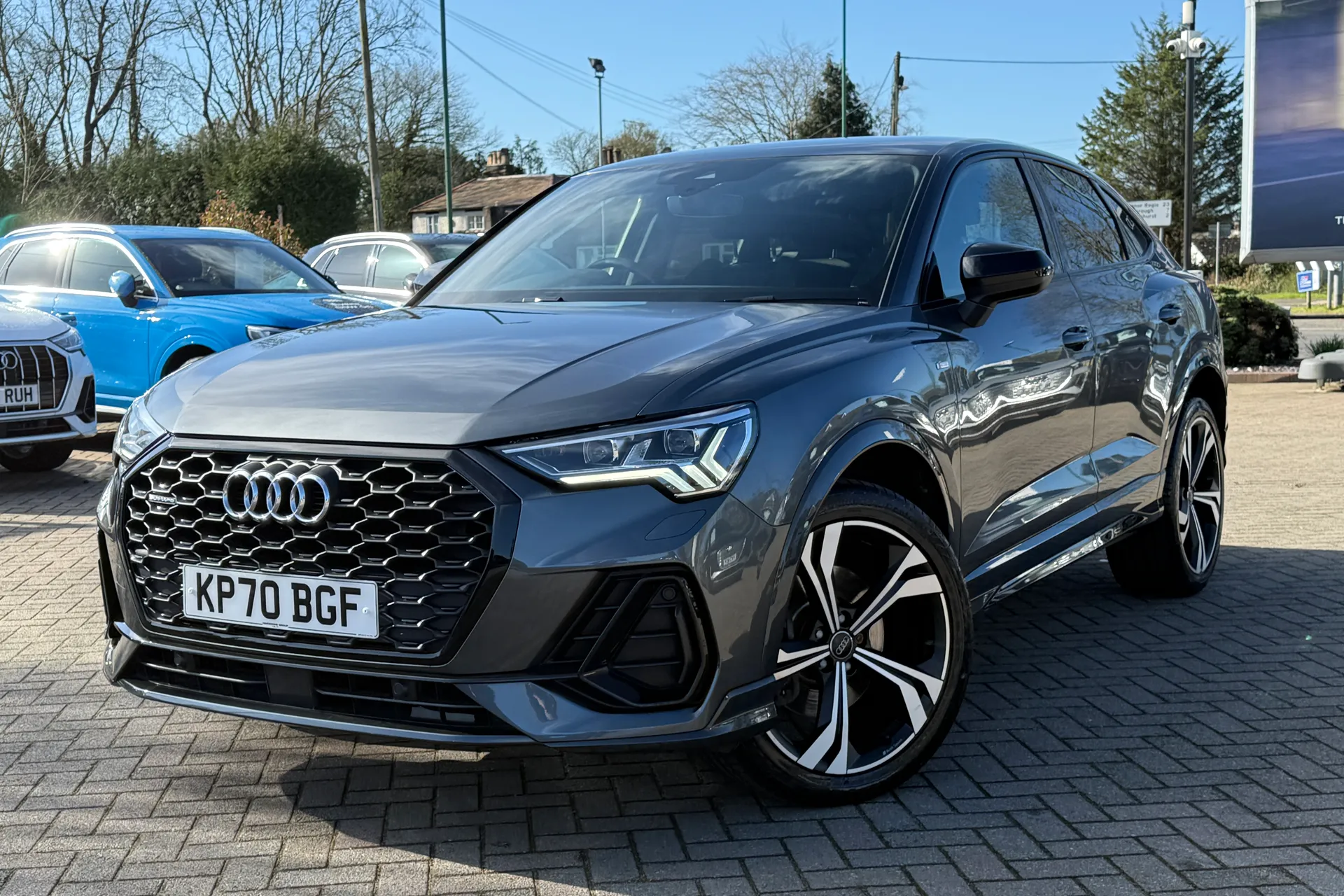 Audi Q3 thumbnail image number 25