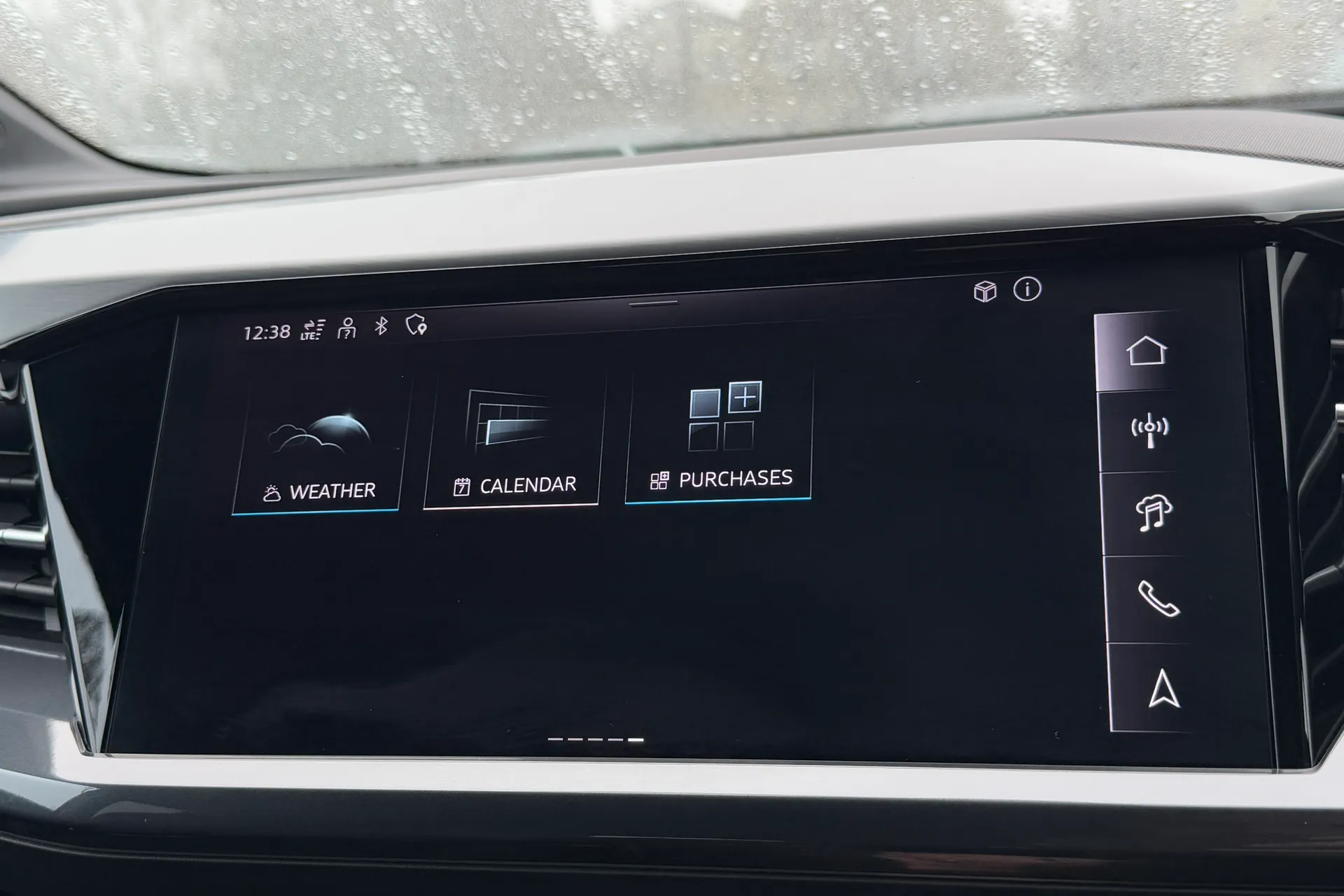 Audi Q4 thumbnail image number 20