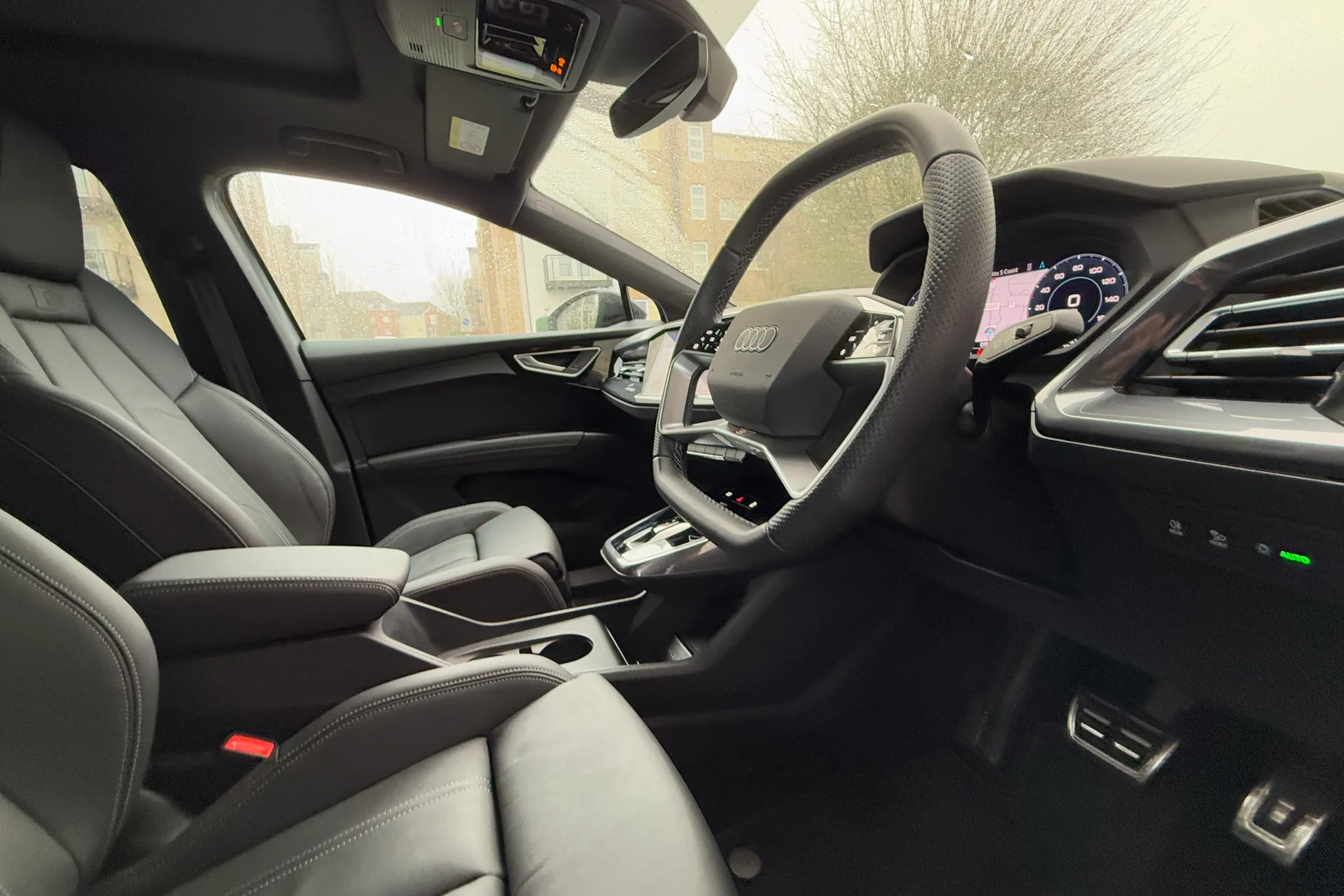 Audi Q4 thumbnail image number 13