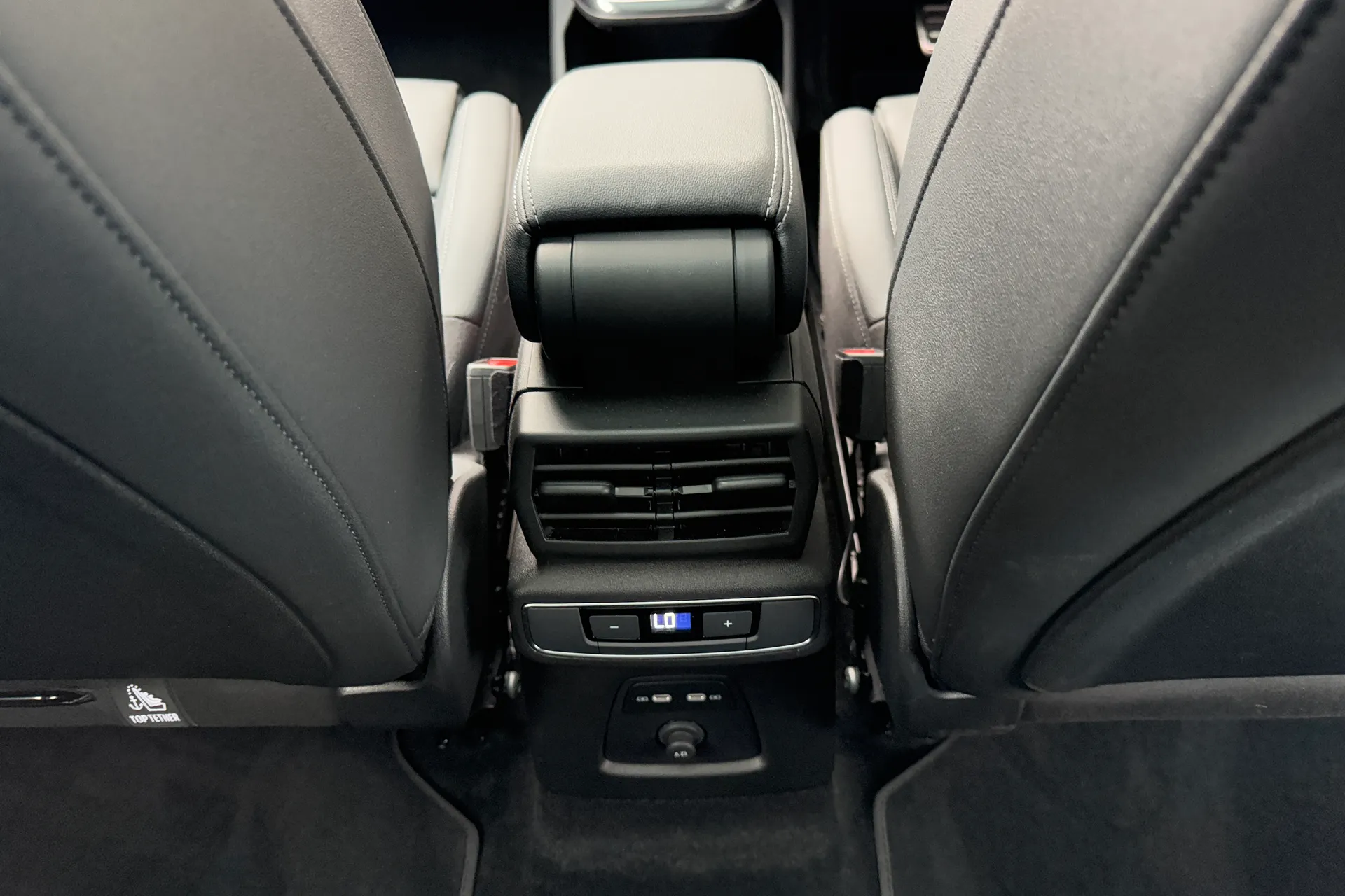 Audi Q4 thumbnail image number 44