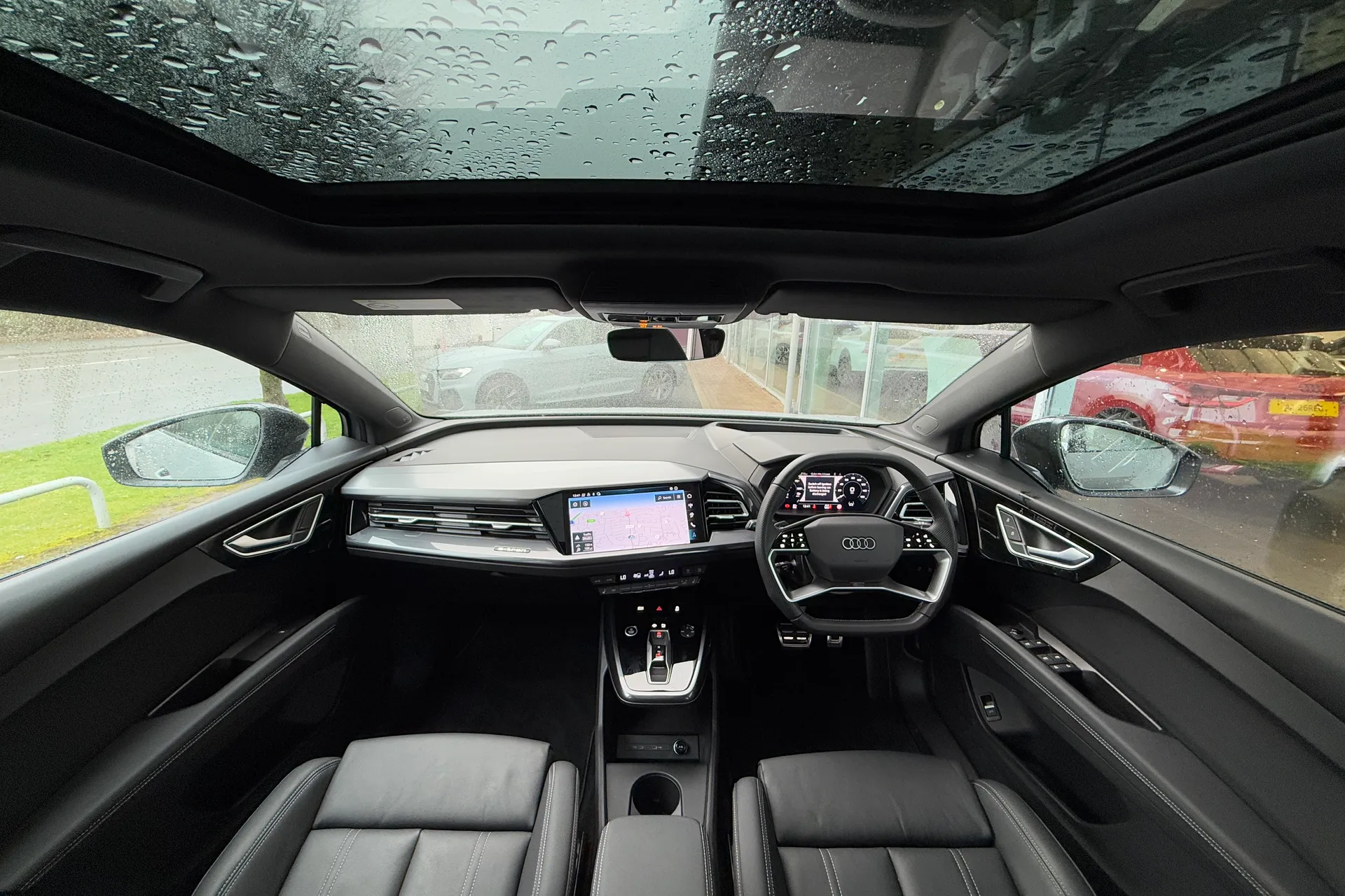 Audi Q4 thumbnail image number 3