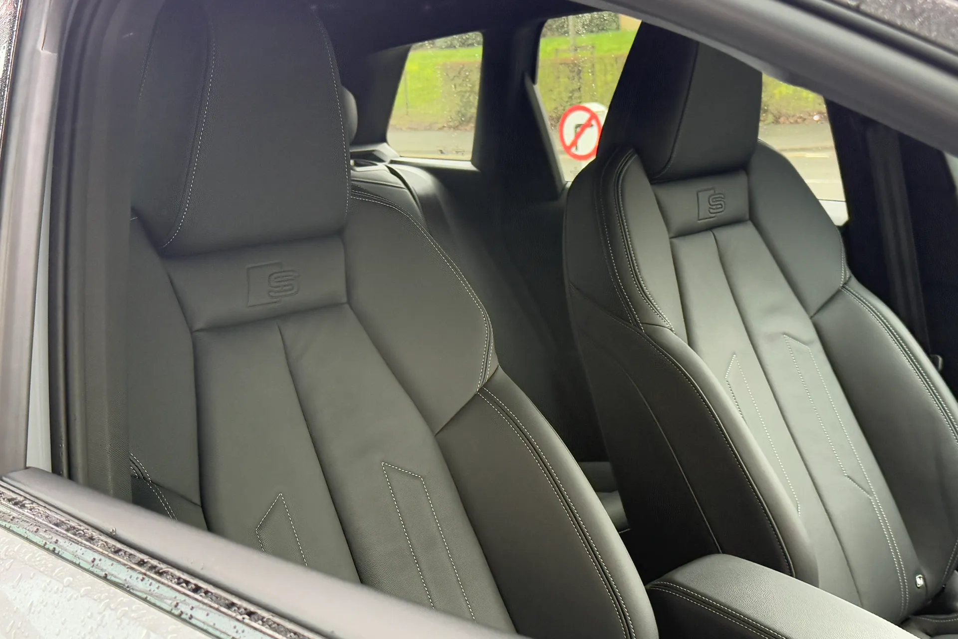 Audi Q4 thumbnail image number 33