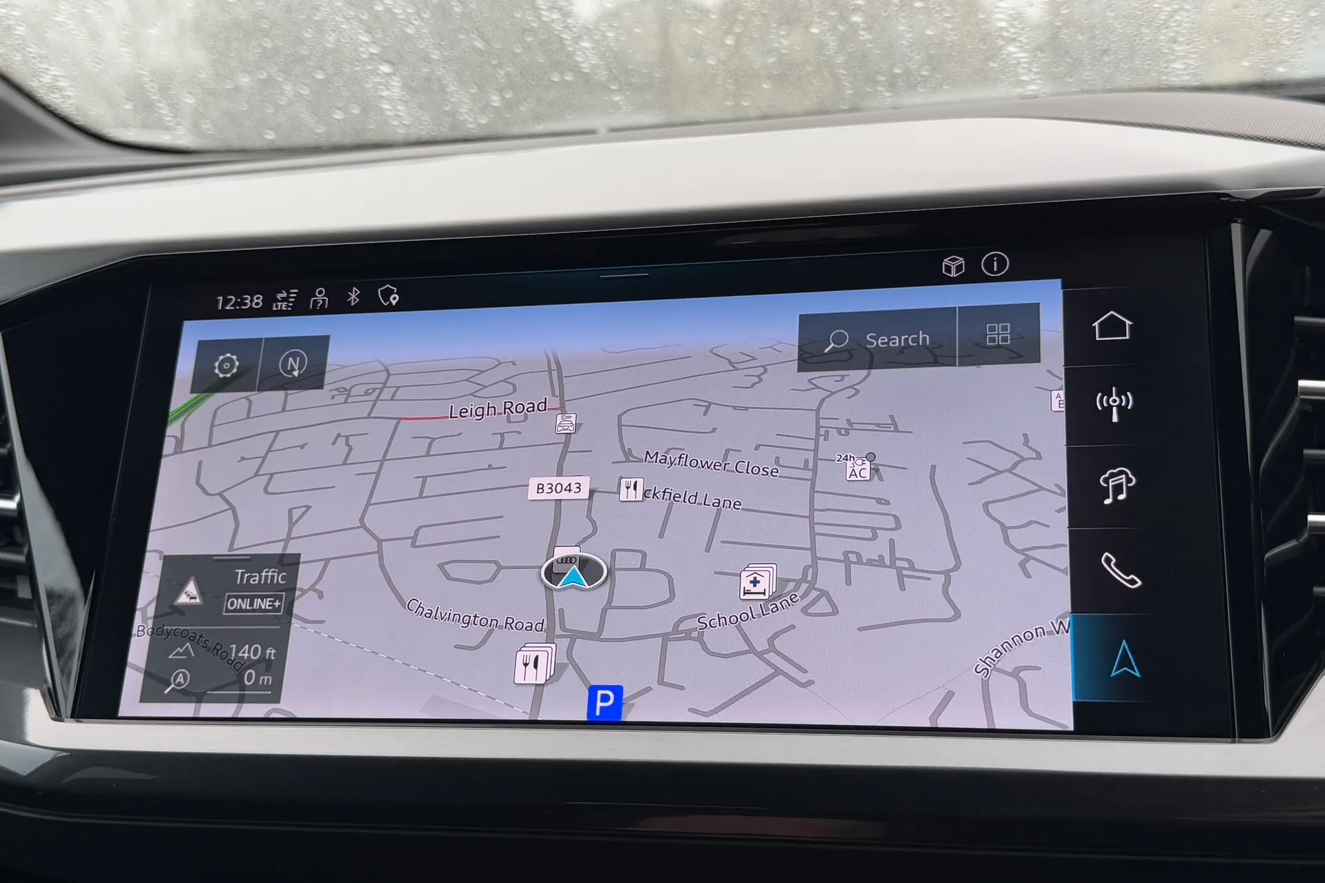 Audi Q4 thumbnail image number 4