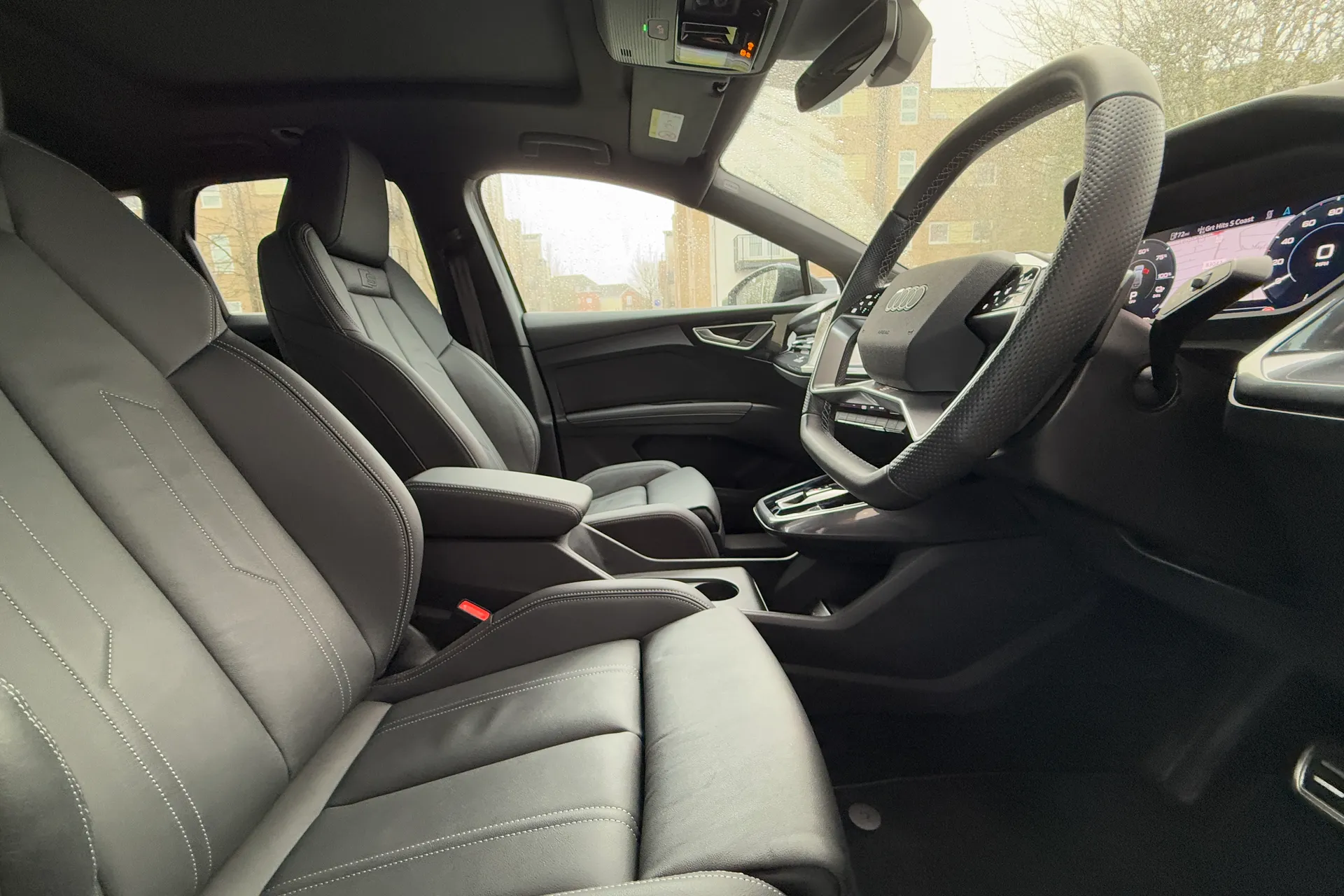 Audi Q4 thumbnail image number 31