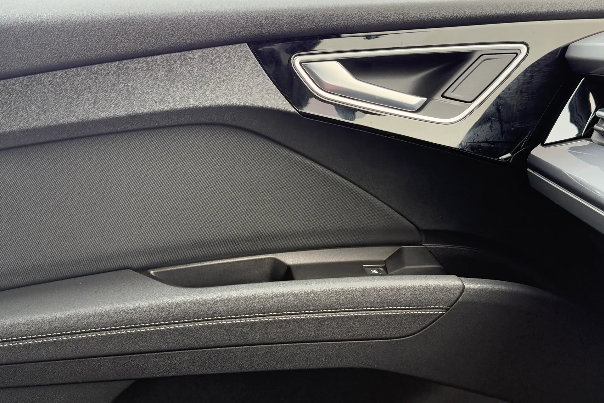 Audi Q4 thumbnail image number 29