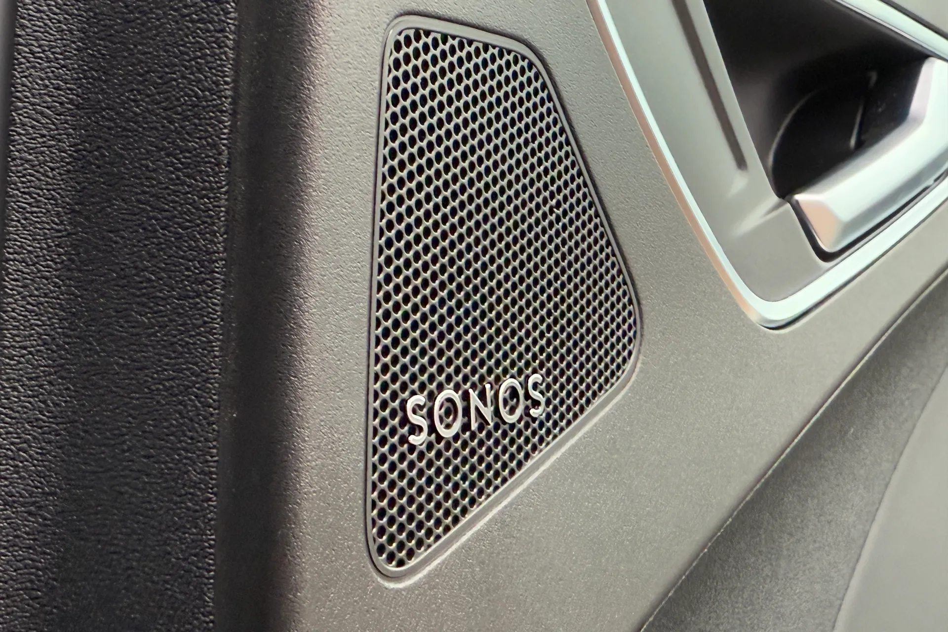 Audi Q4 thumbnail image number 7