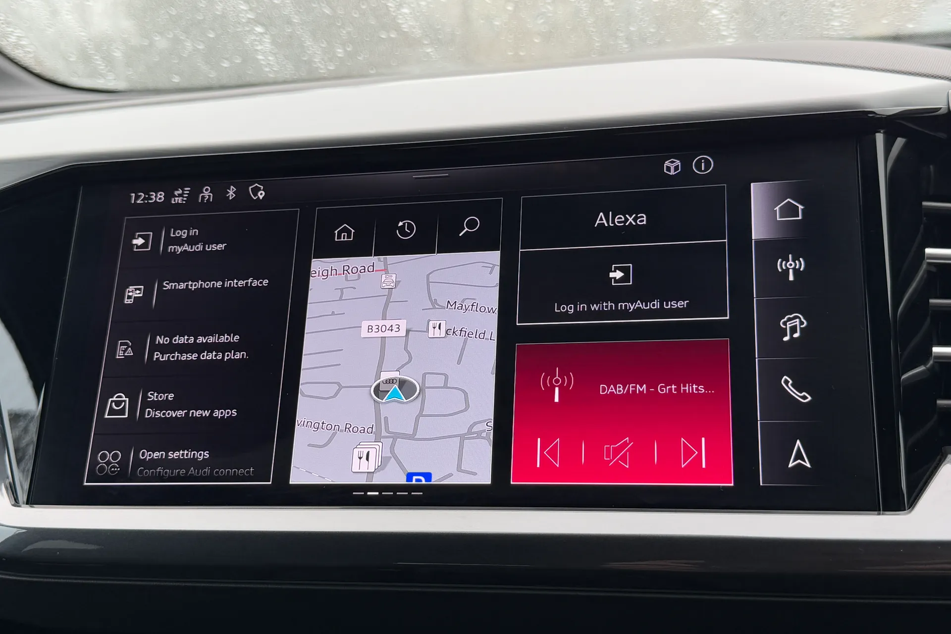 Audi Q4 thumbnail image number 17