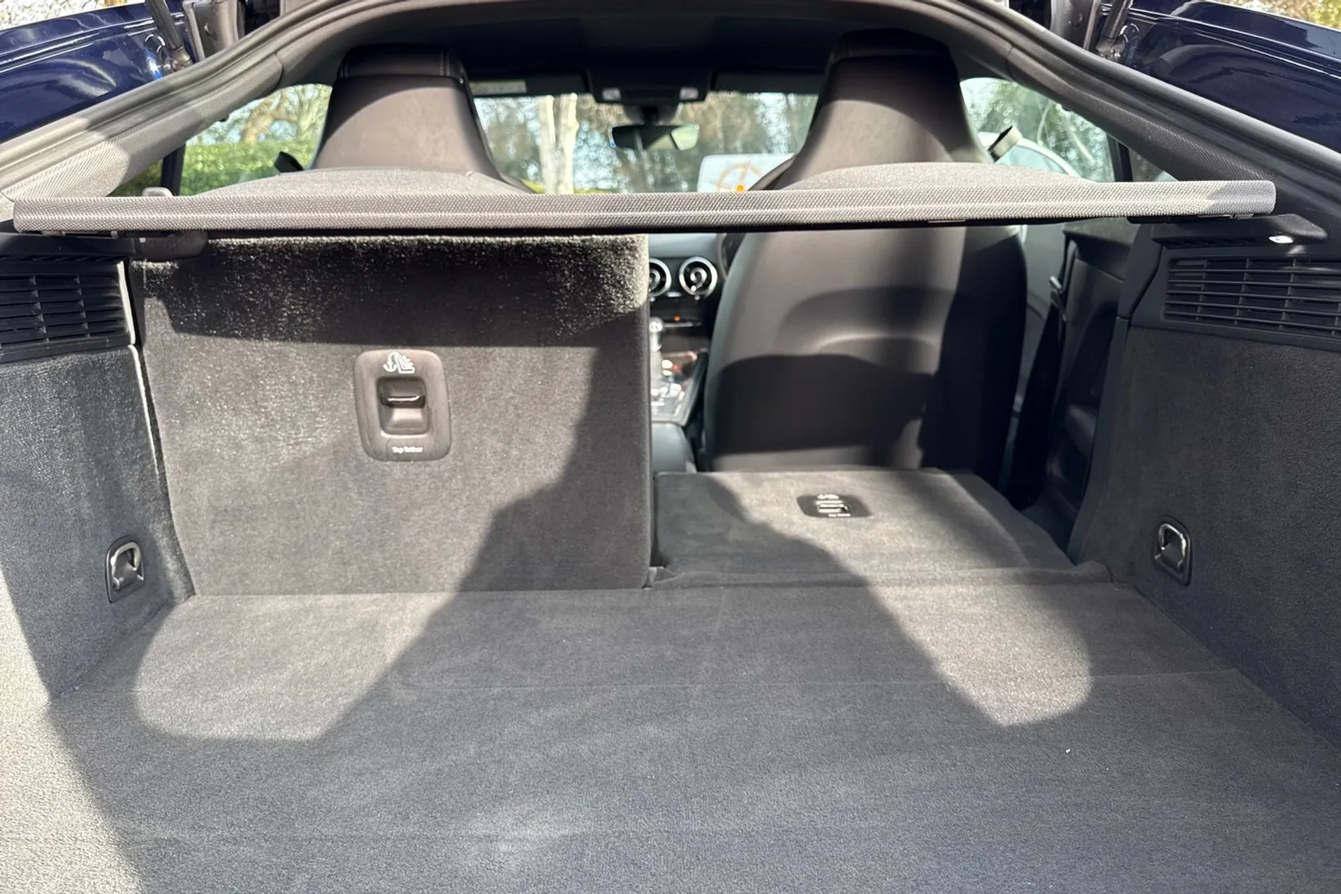 Audi TT thumbnail image number 39