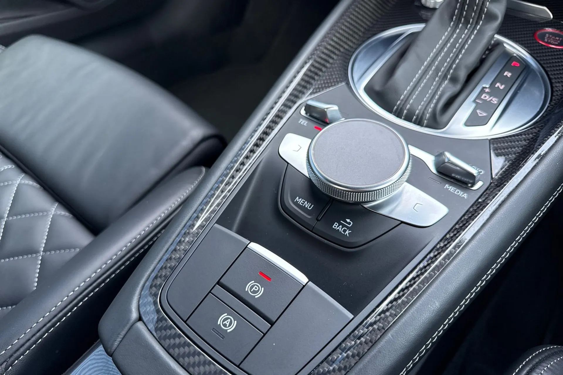 Audi TT thumbnail image number 18