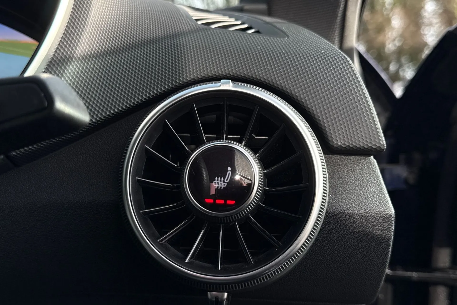 Audi TT thumbnail image number 11