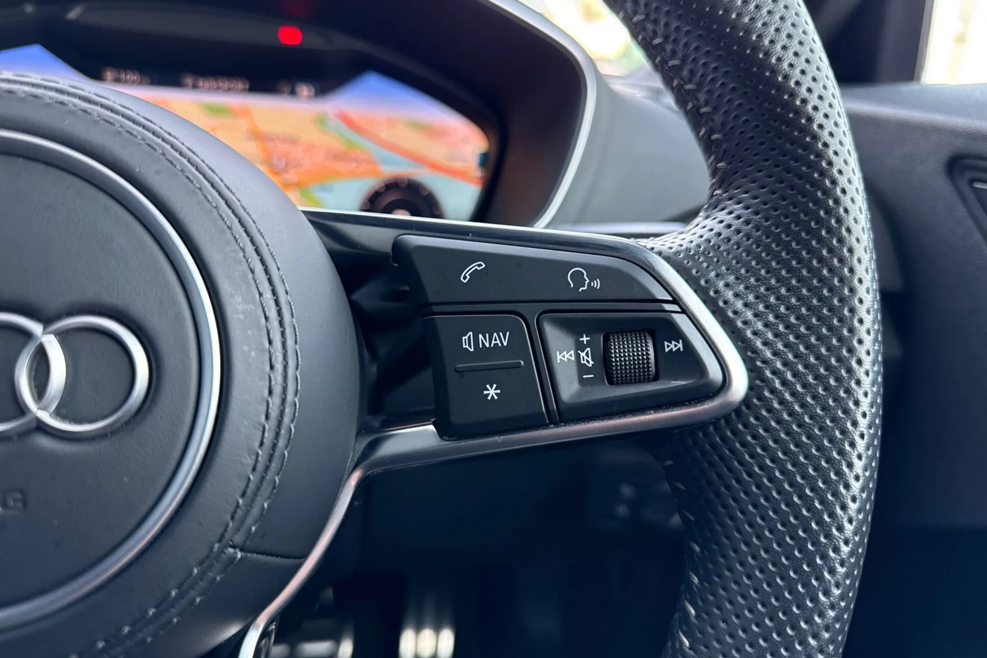 Audi TT thumbnail image number 42