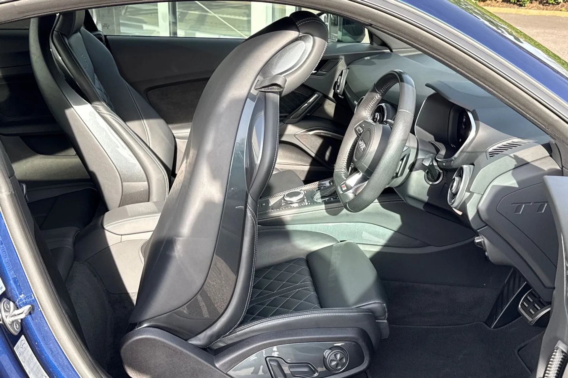 Audi TT thumbnail image number 45