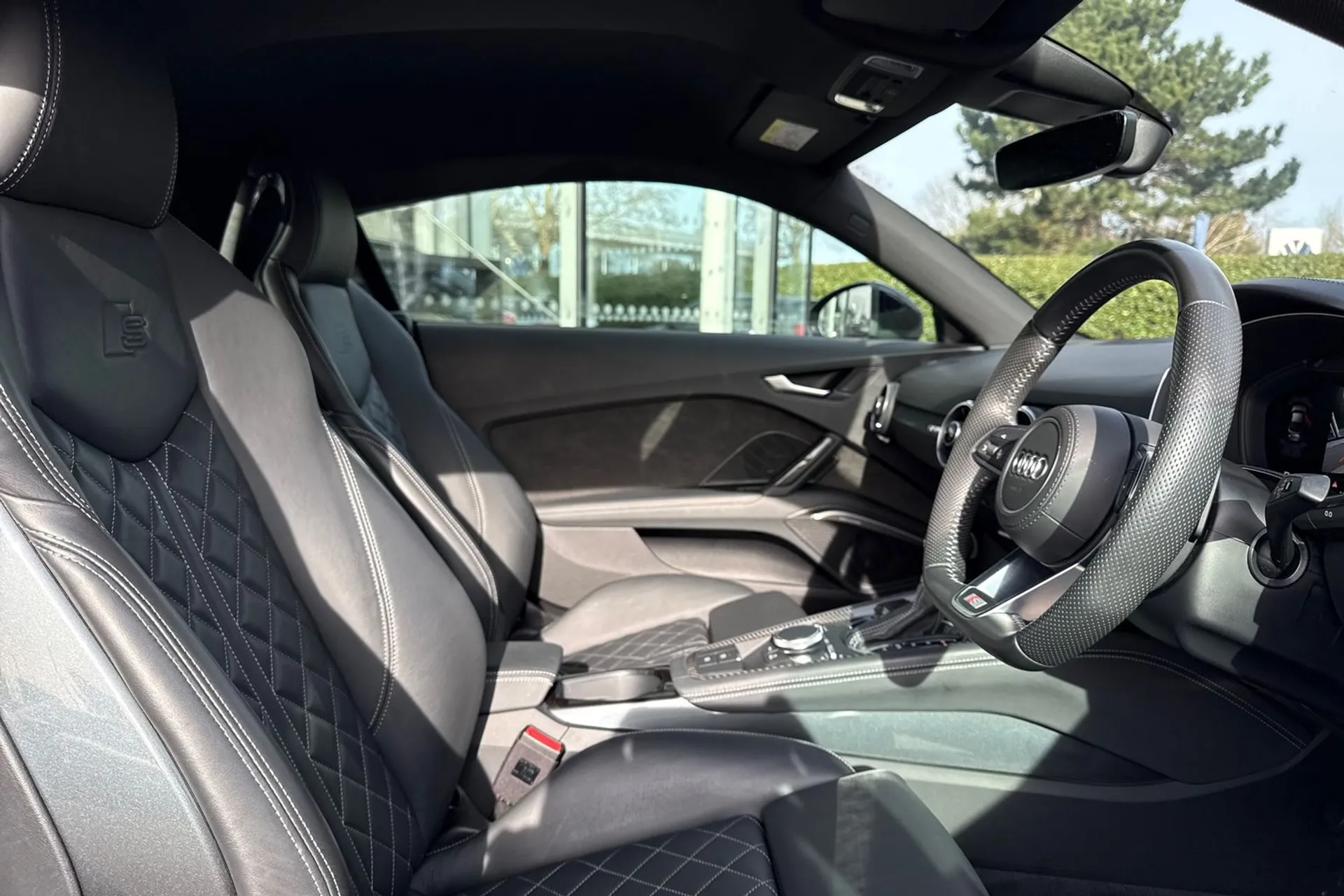 Audi TT thumbnail image number 46