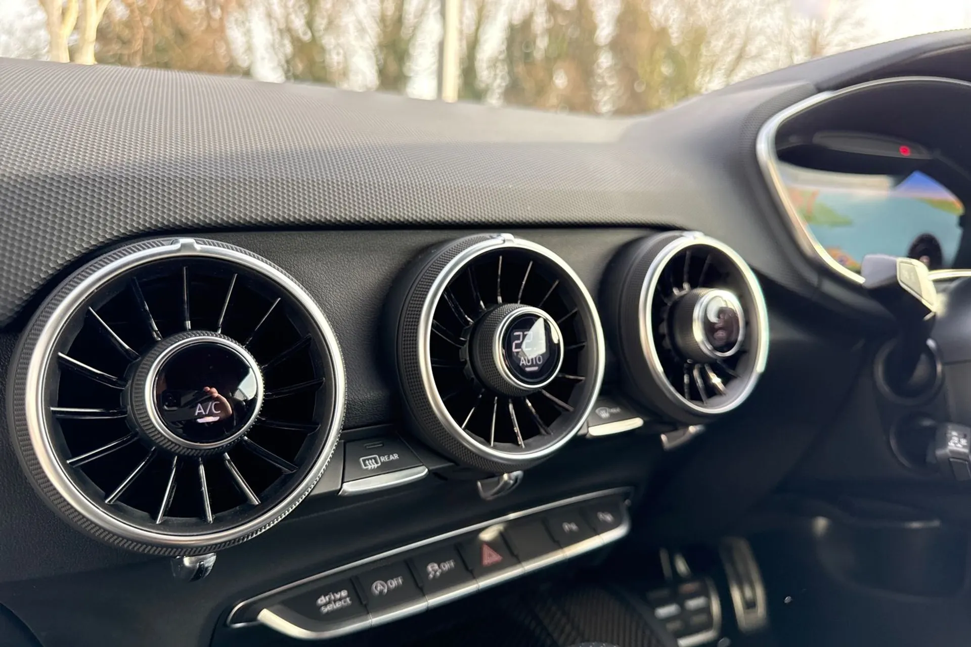 Audi TT thumbnail image number 22