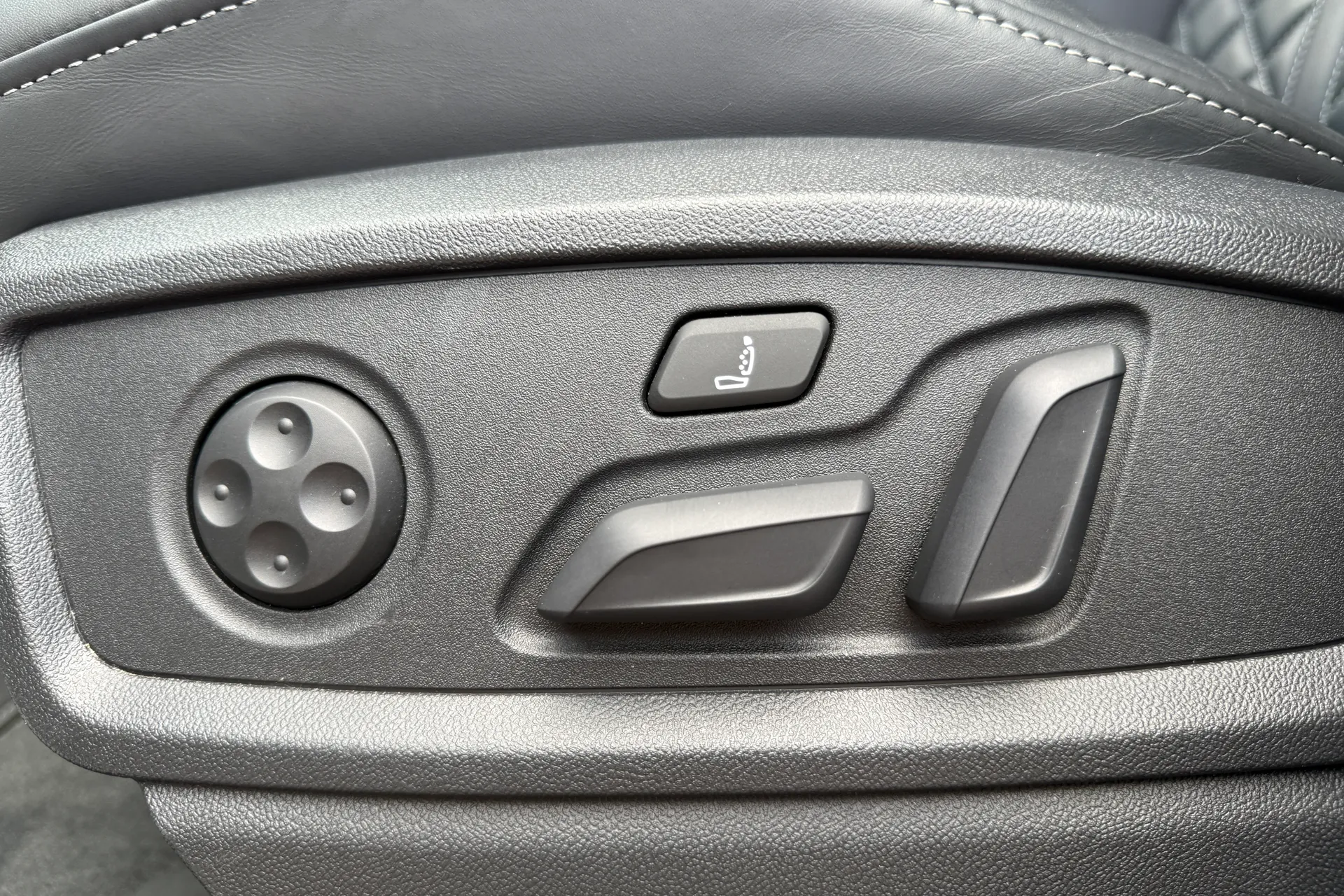 Audi Q5 thumbnail image number 20