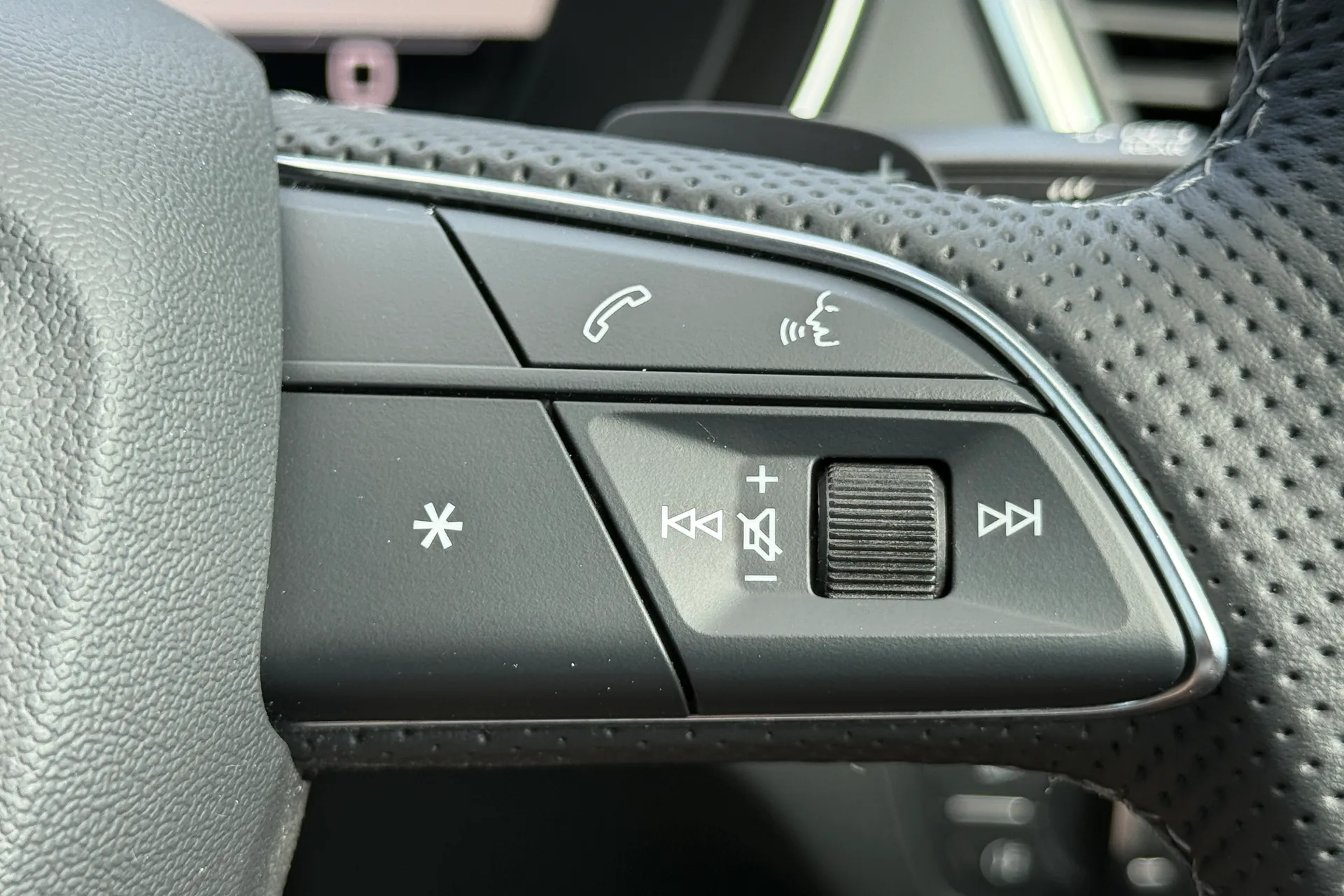 Audi Q5 thumbnail image number 25
