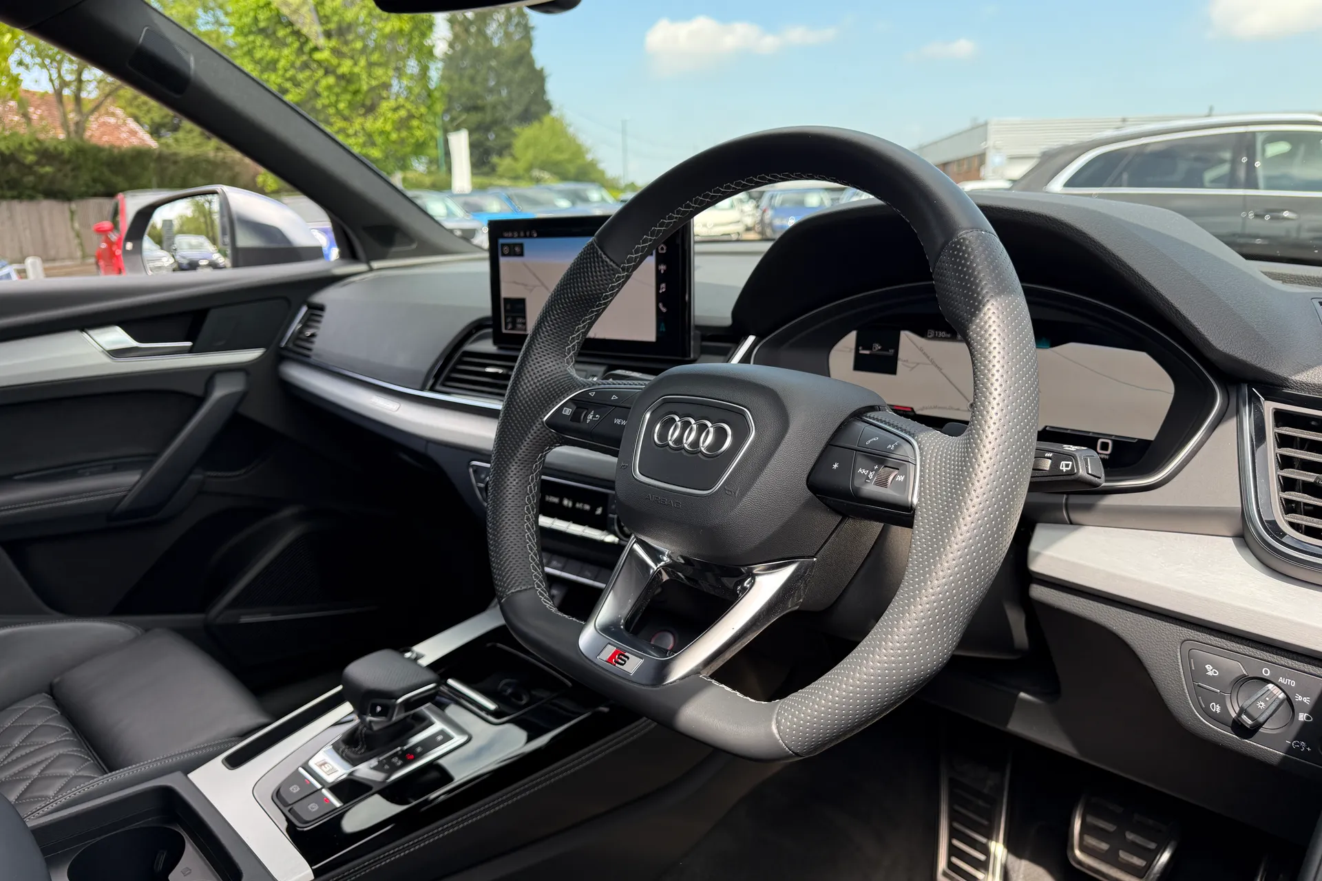 Audi Q5 thumbnail image number 31