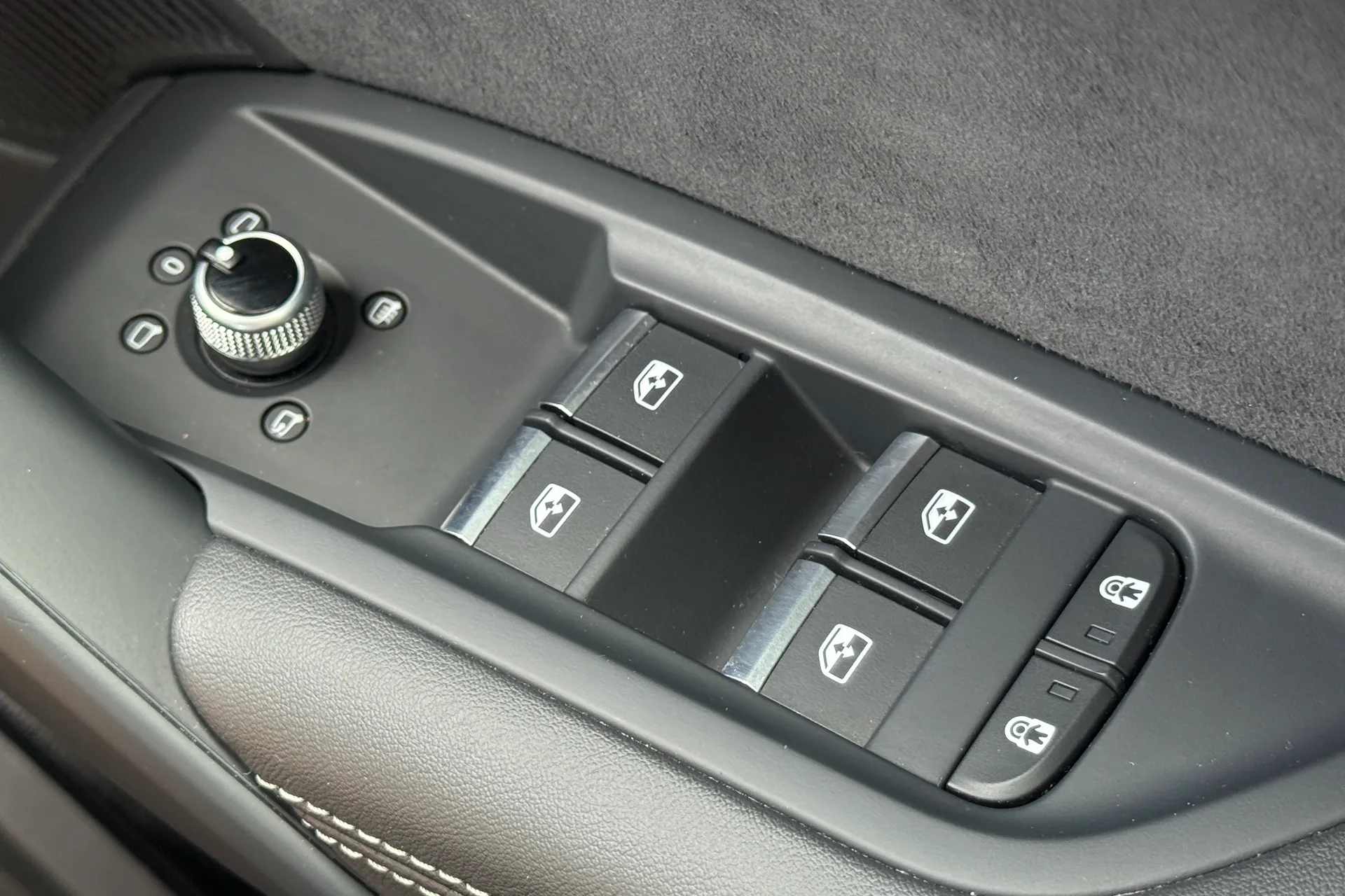 Audi Q5 thumbnail image number 22