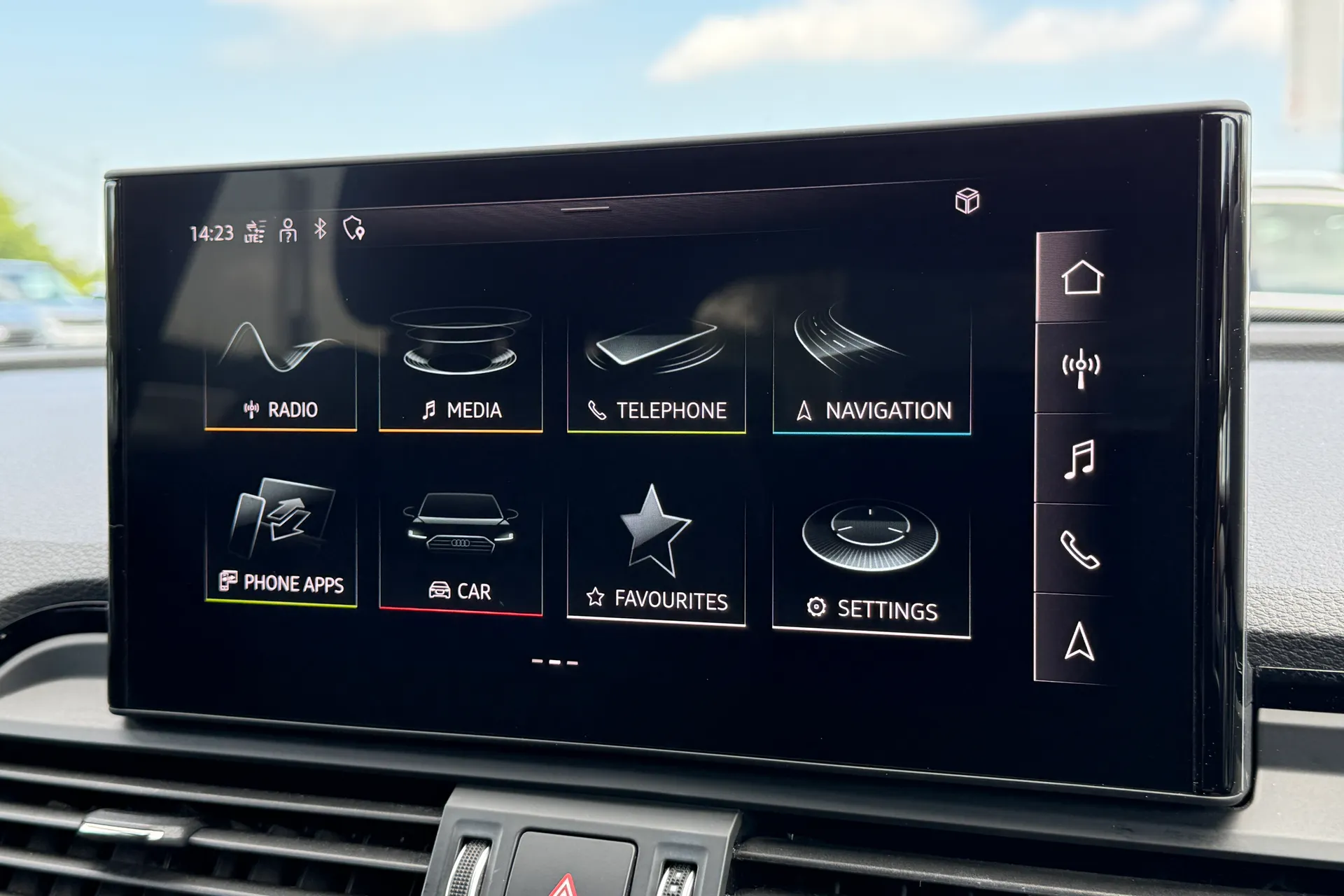 Audi Q5 thumbnail image number 17