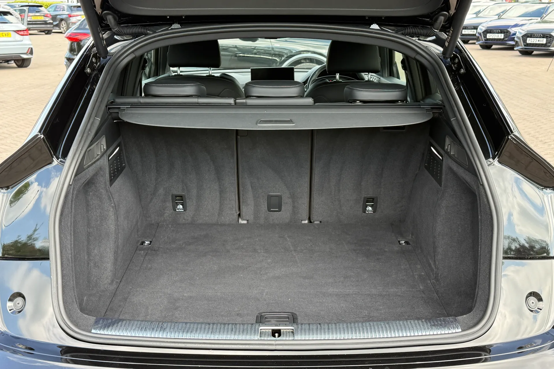 Audi Q5 thumbnail image number 37