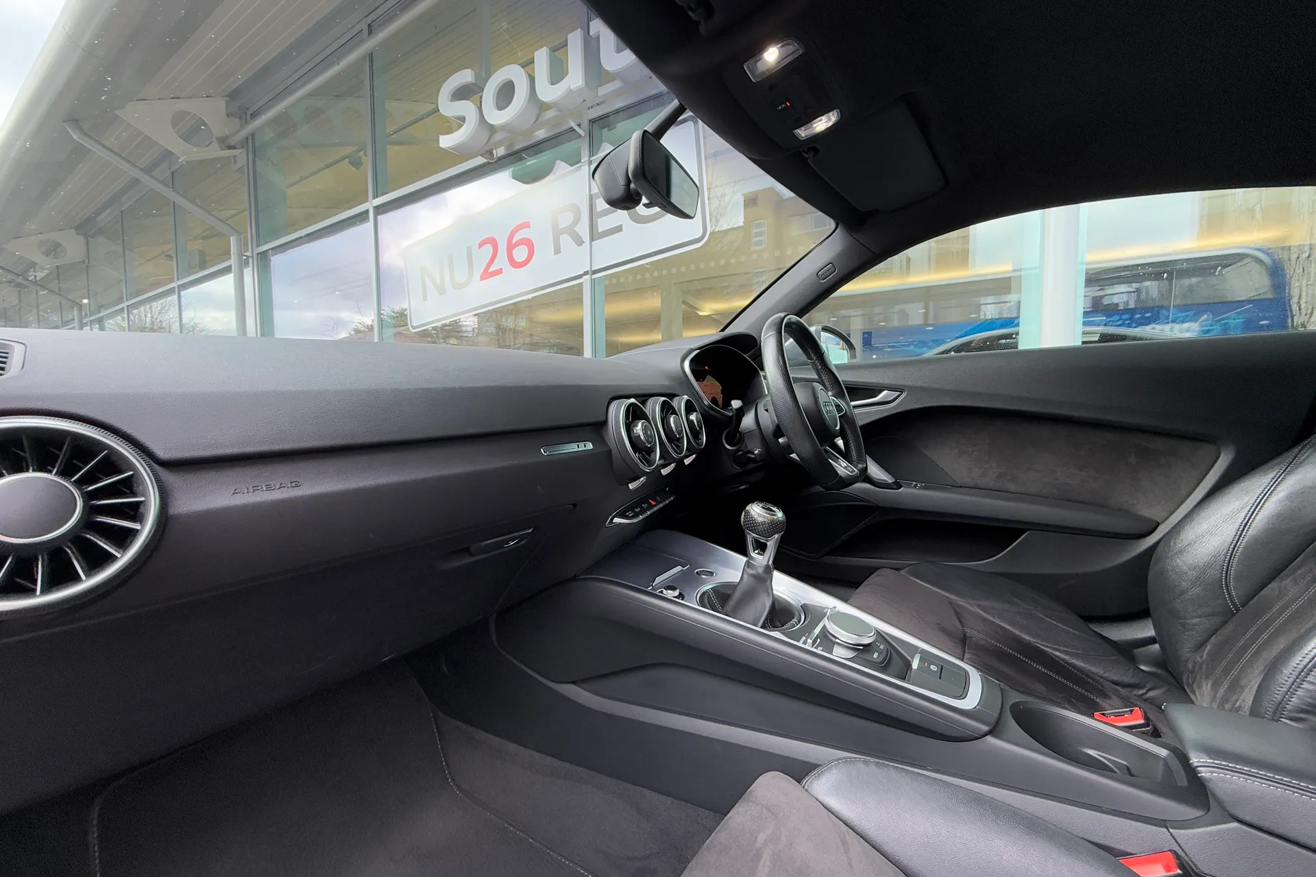 Audi TT thumbnail image number 5