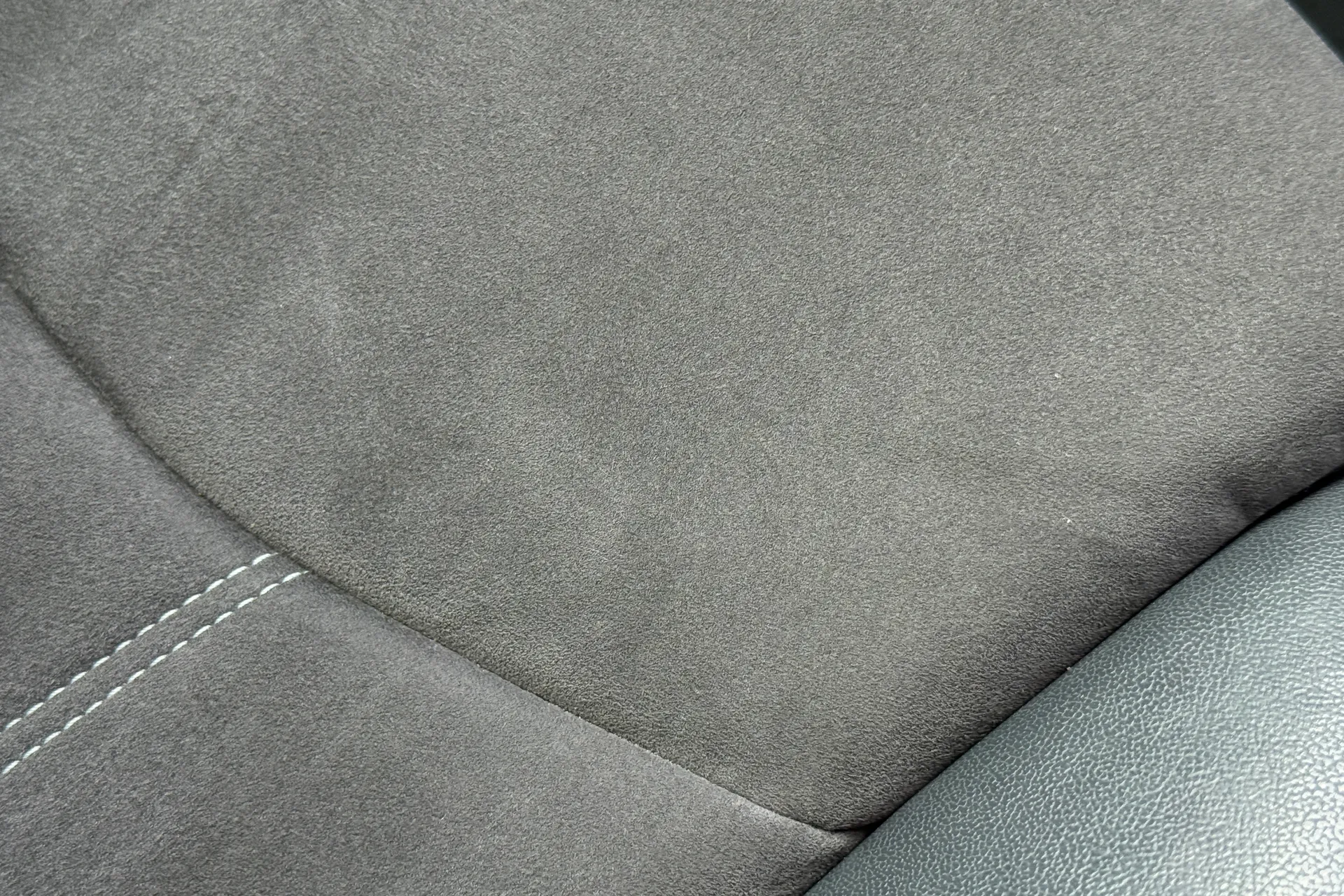 Audi TT thumbnail image number 28