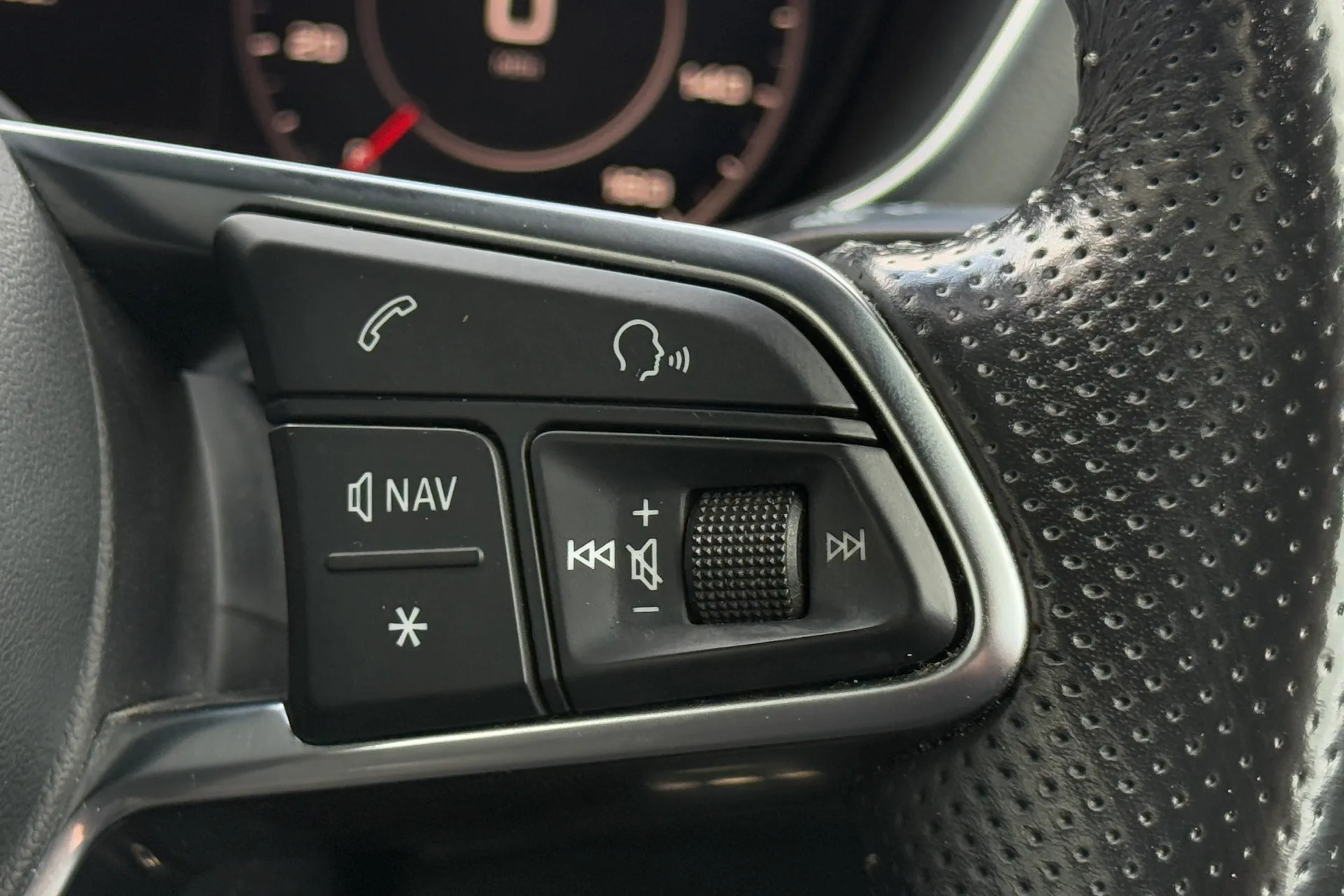 Audi TT thumbnail image number 11