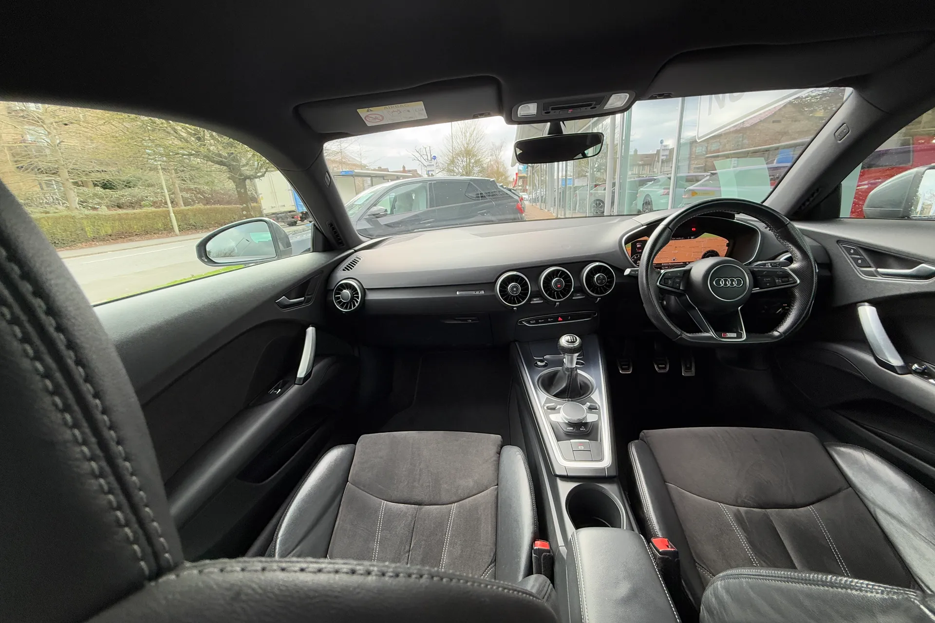 Audi TT thumbnail image number 44