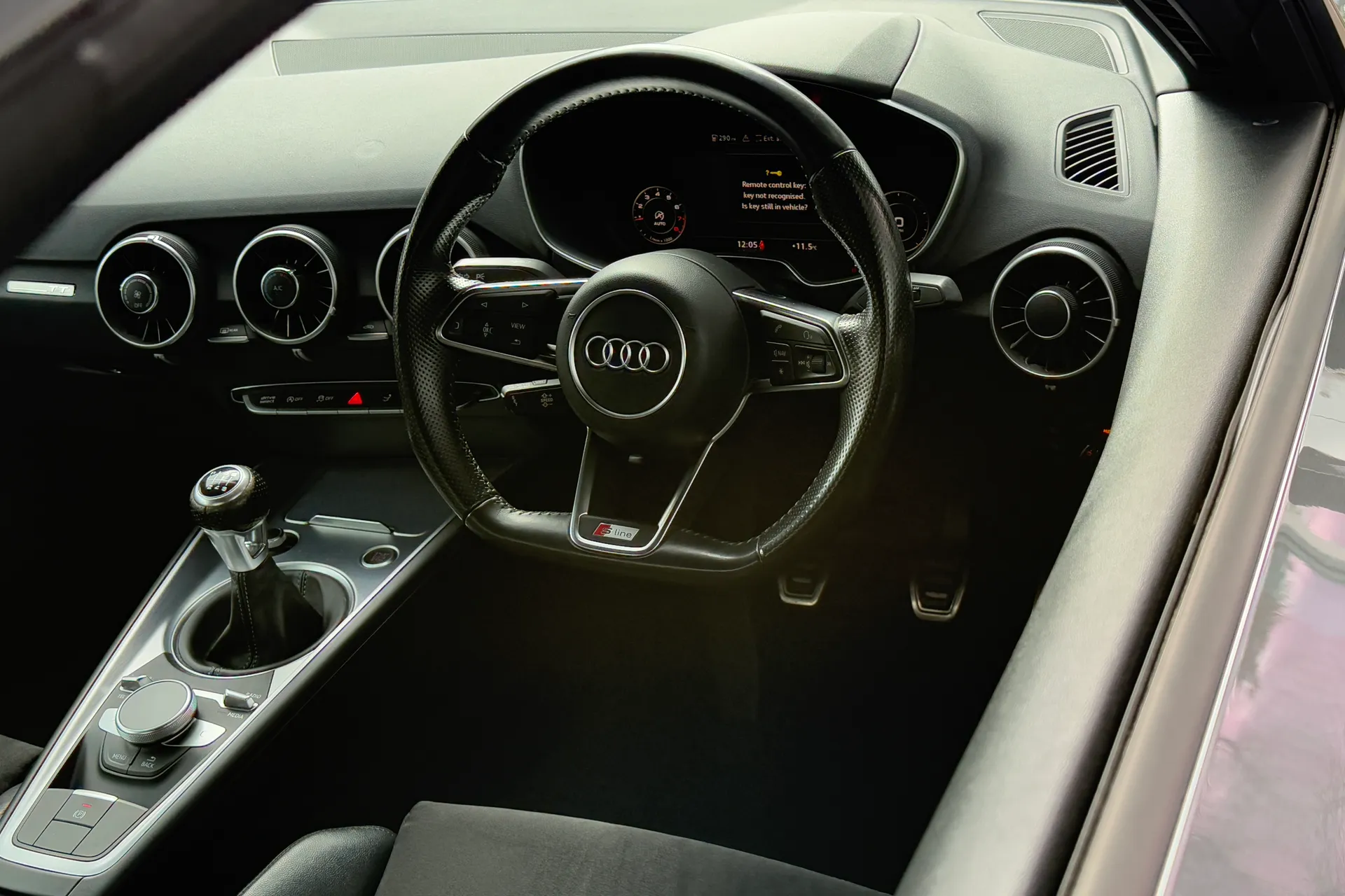 Audi TT thumbnail image number 33